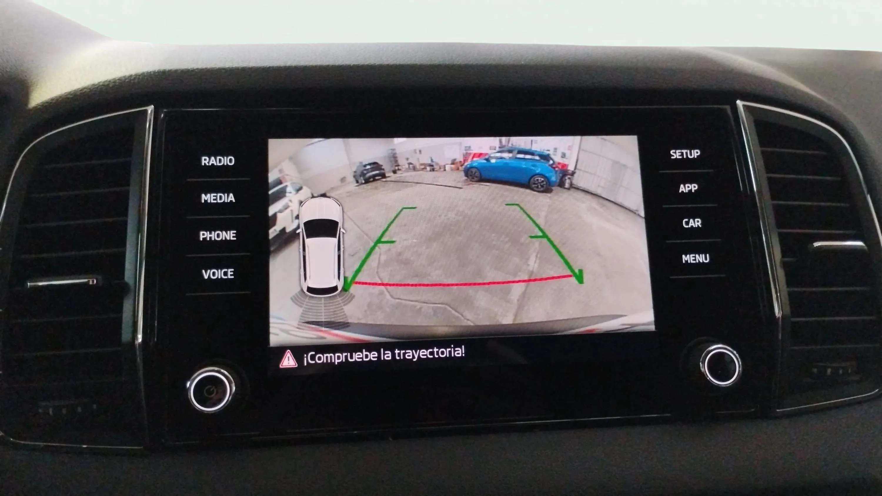 Škoda Karoq 1.6 TDI DSG Ambition - foto 12