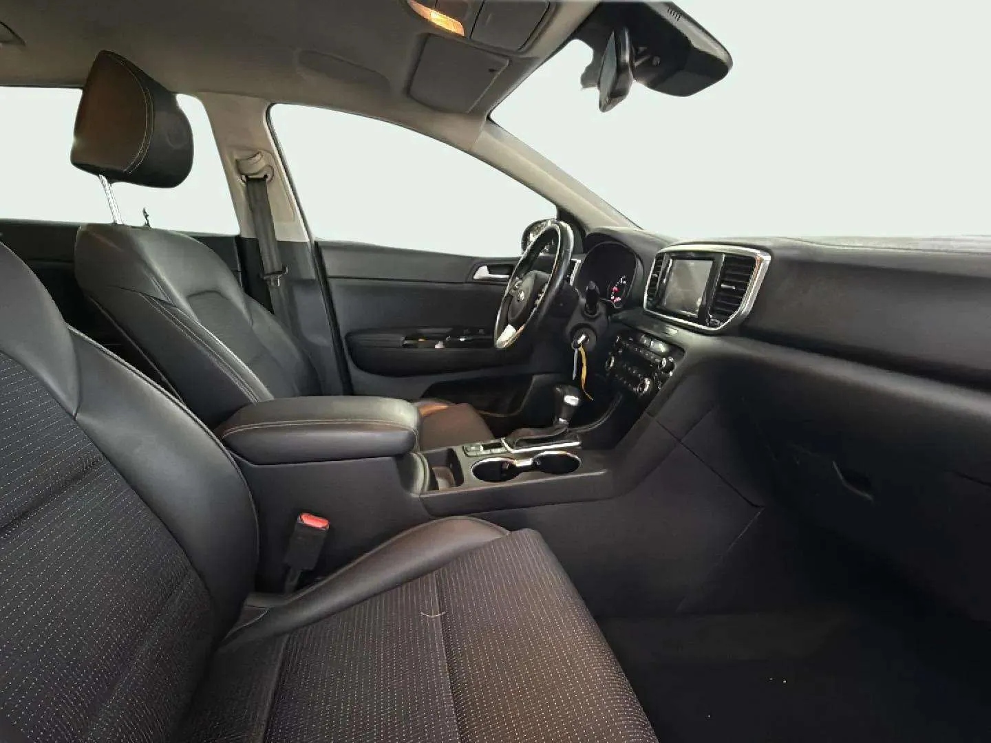Kia Sportage 1.6 MHEV Business DCT 4X4) - foto 17