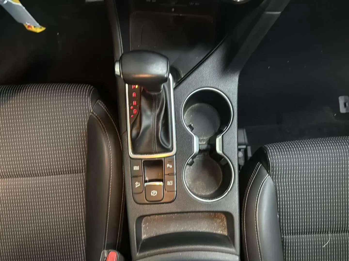 Kia Sportage 1.6 MHEV Business DCT 4X4) - foto 15