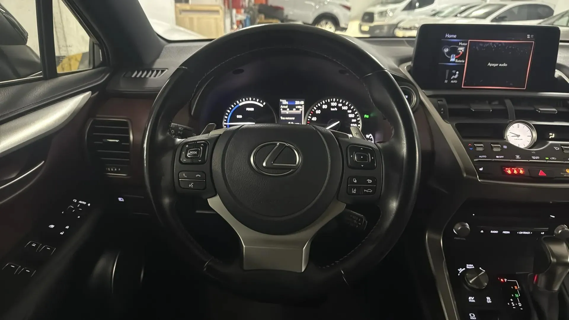 Lexus NX 2.5 300h Premium 2WD - foto 13