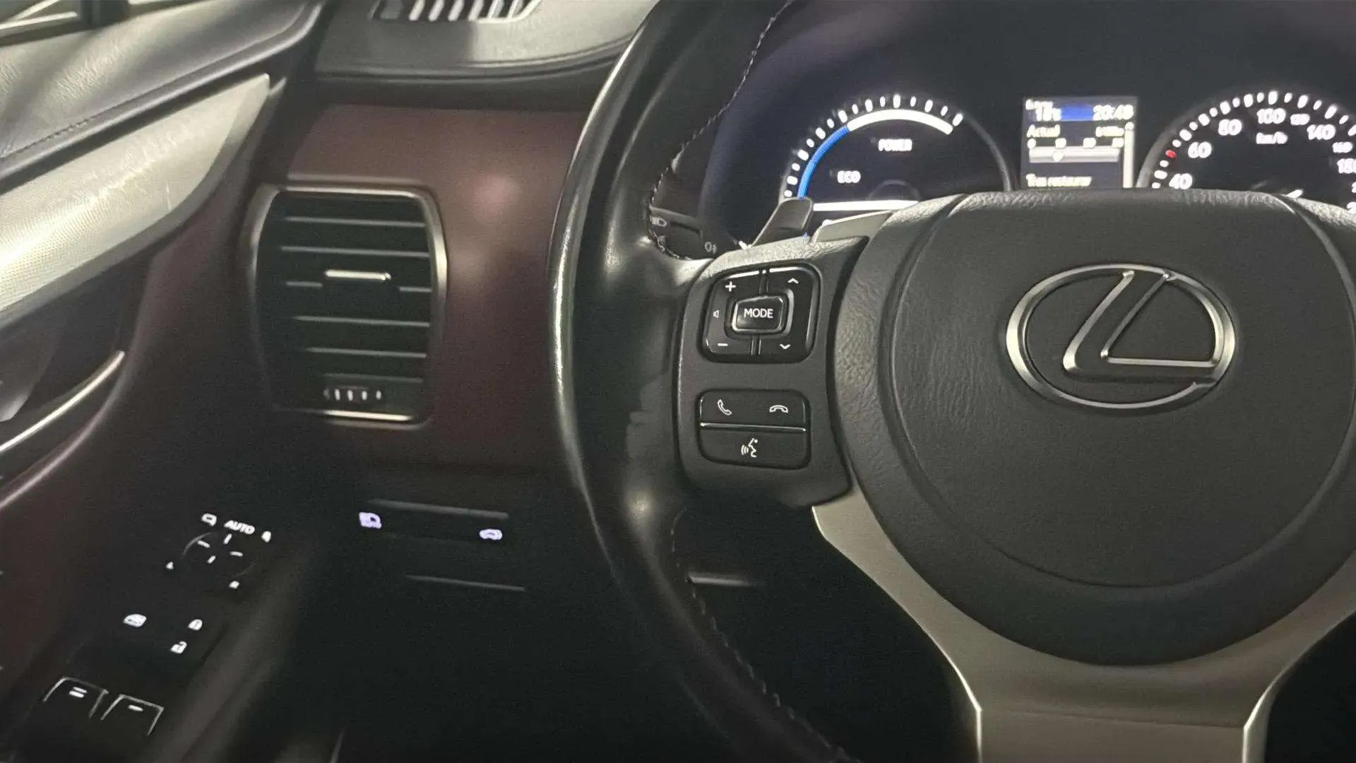Lexus NX 2.5 300h Premium 2WD - foto 15