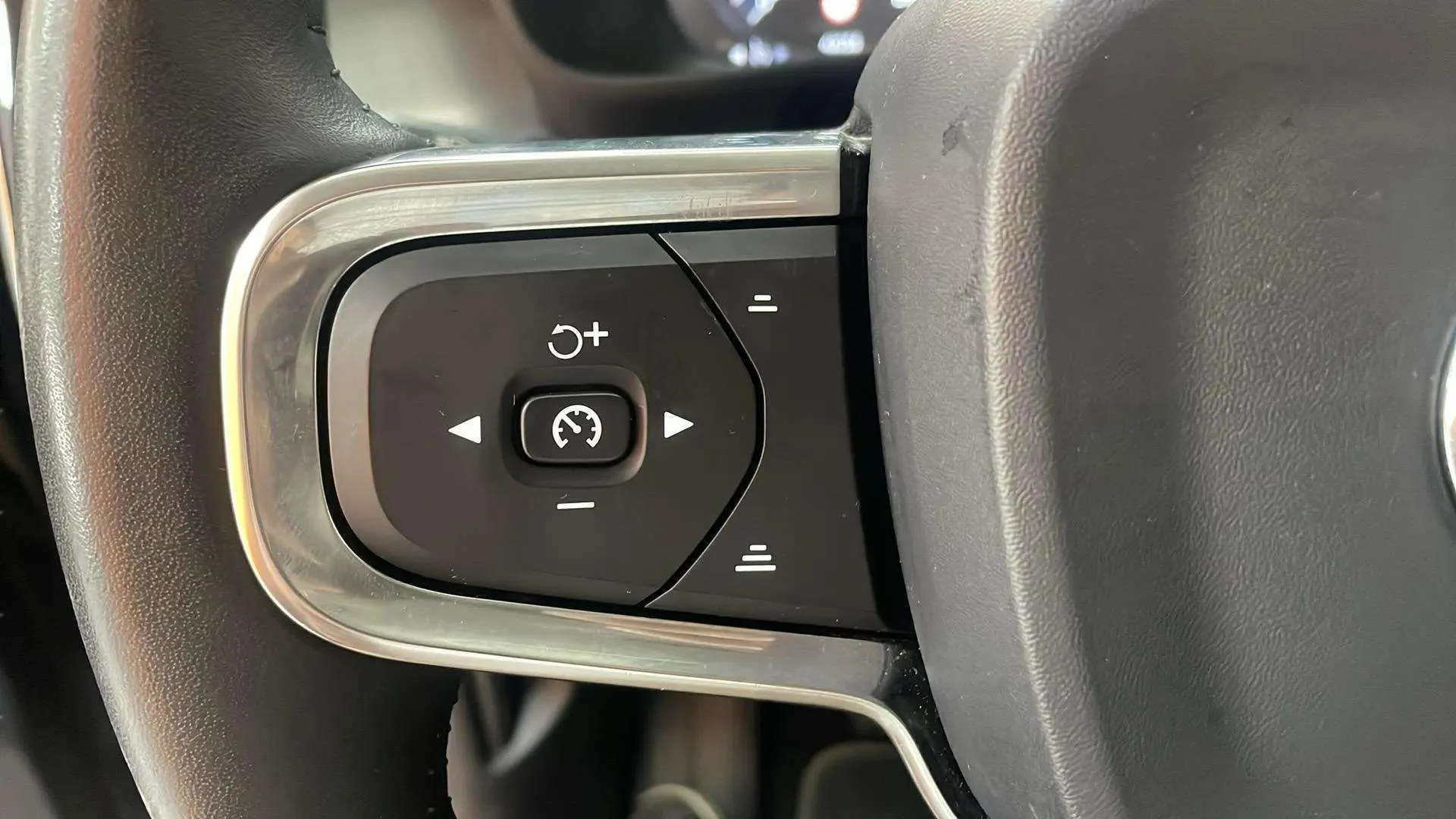 Volvo XC40 1.5 T3 Momentum - foto 26