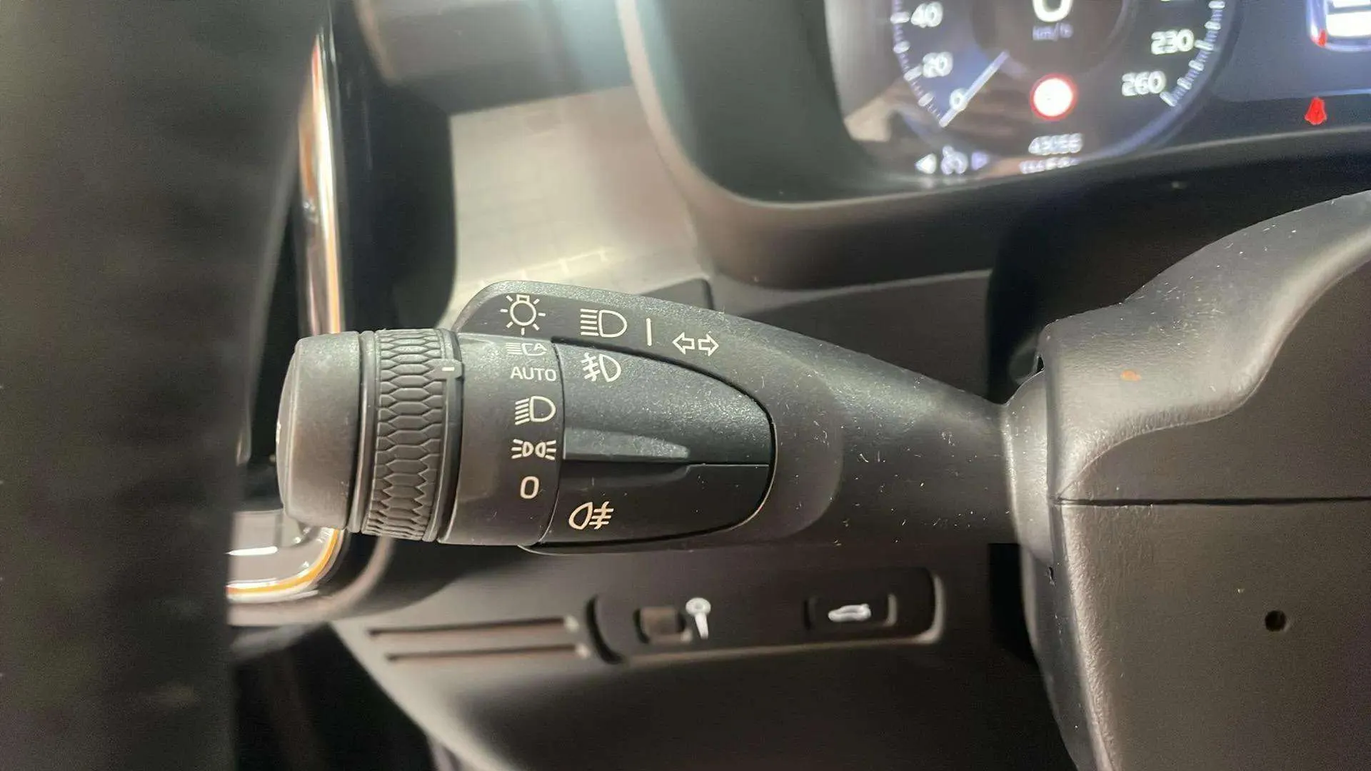 Volvo XC40 1.5 T3 Momentum - foto 24
