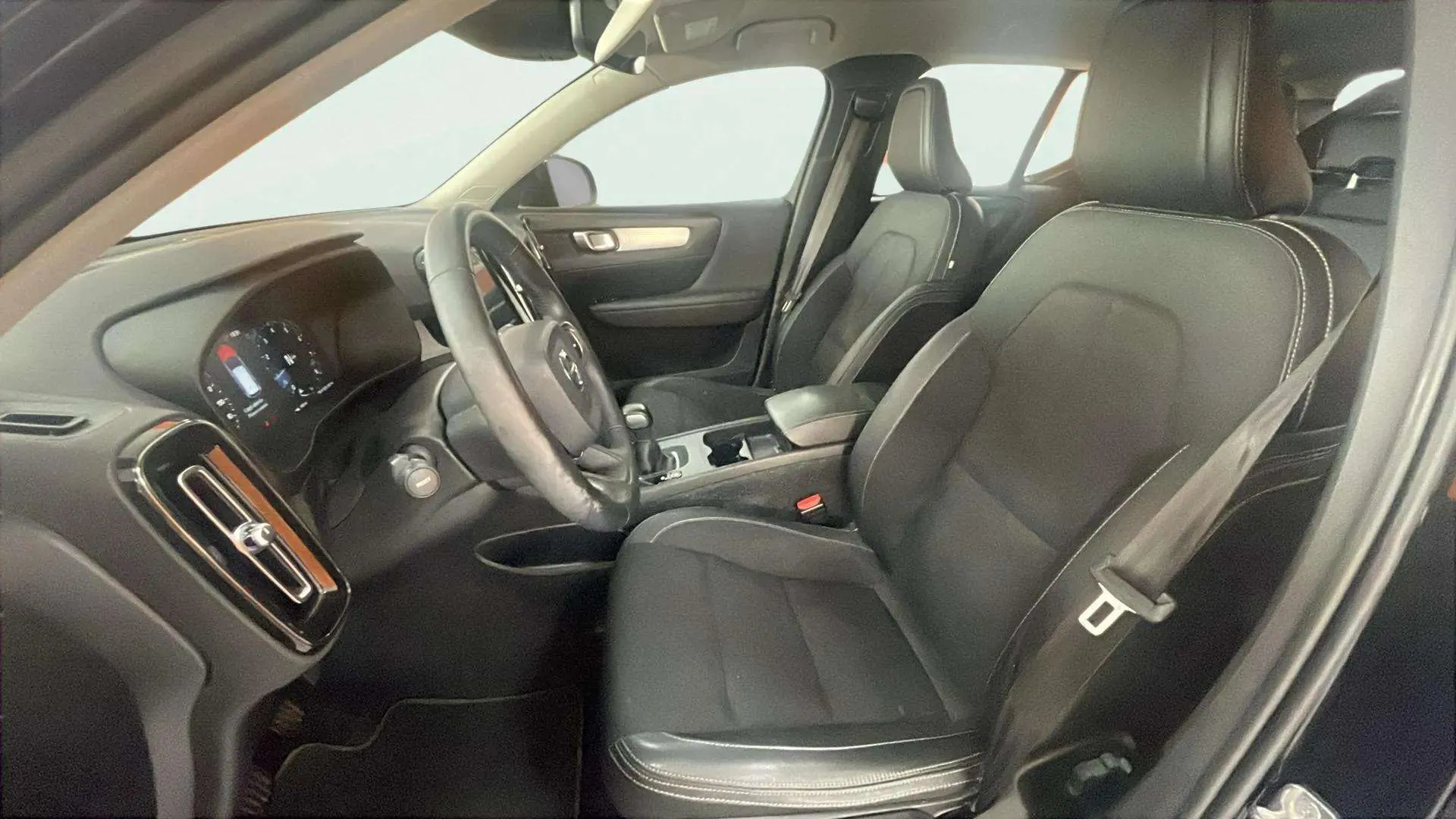 Volvo XC40 1.5 T3 Momentum - foto 11