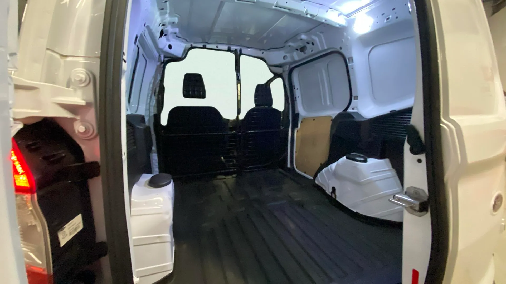 Ford Transit 1.0 EcoBoost Titanium - foto 12
