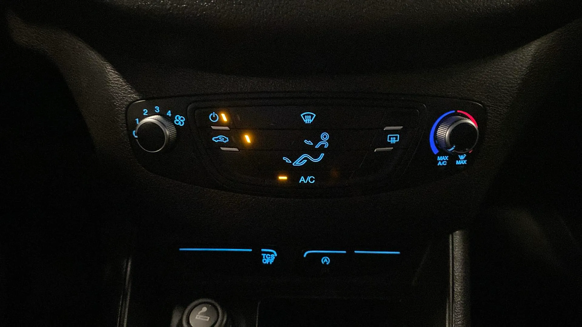 Ford Transit 1.0 EcoBoost Titanium - foto 23