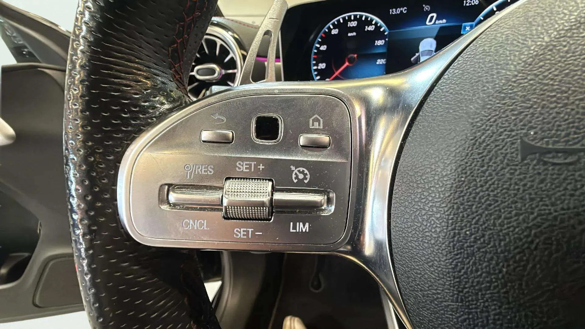 Mercedes-Benz CLA 200 - foto 19