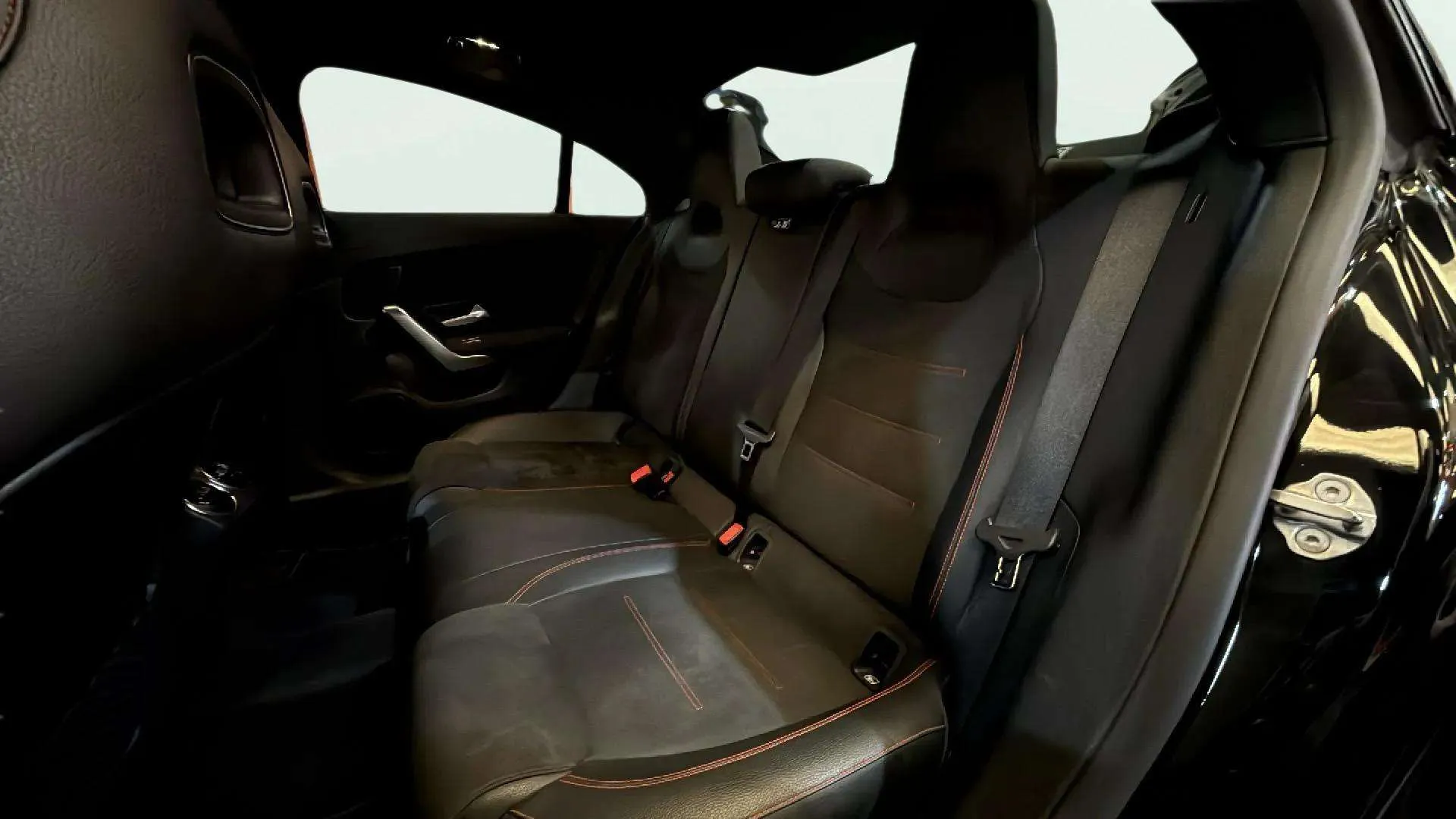 Mercedes-Benz CLA 200 - foto 11