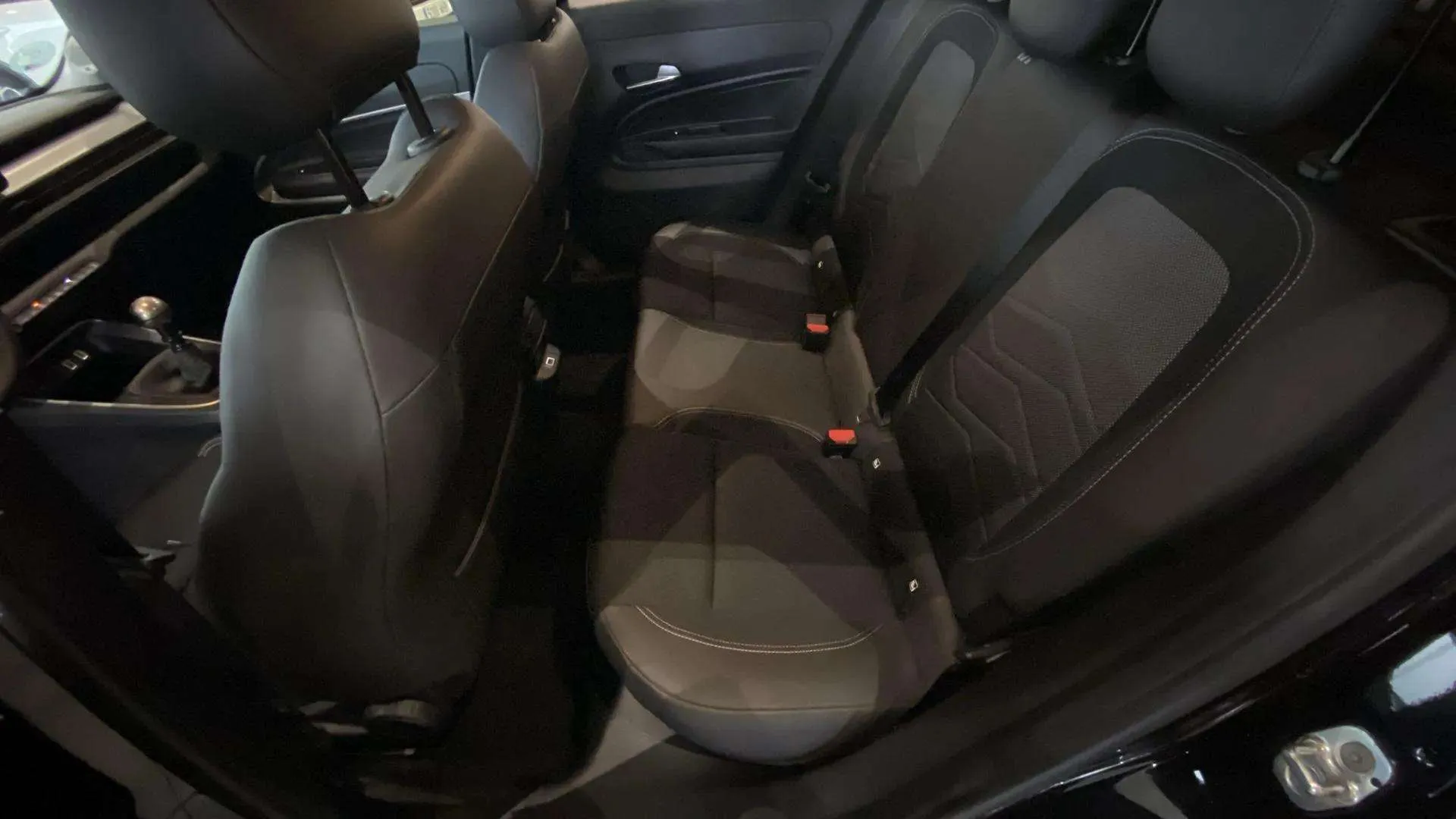 Jeep Avenger 1.2 G Altitude - foto 12