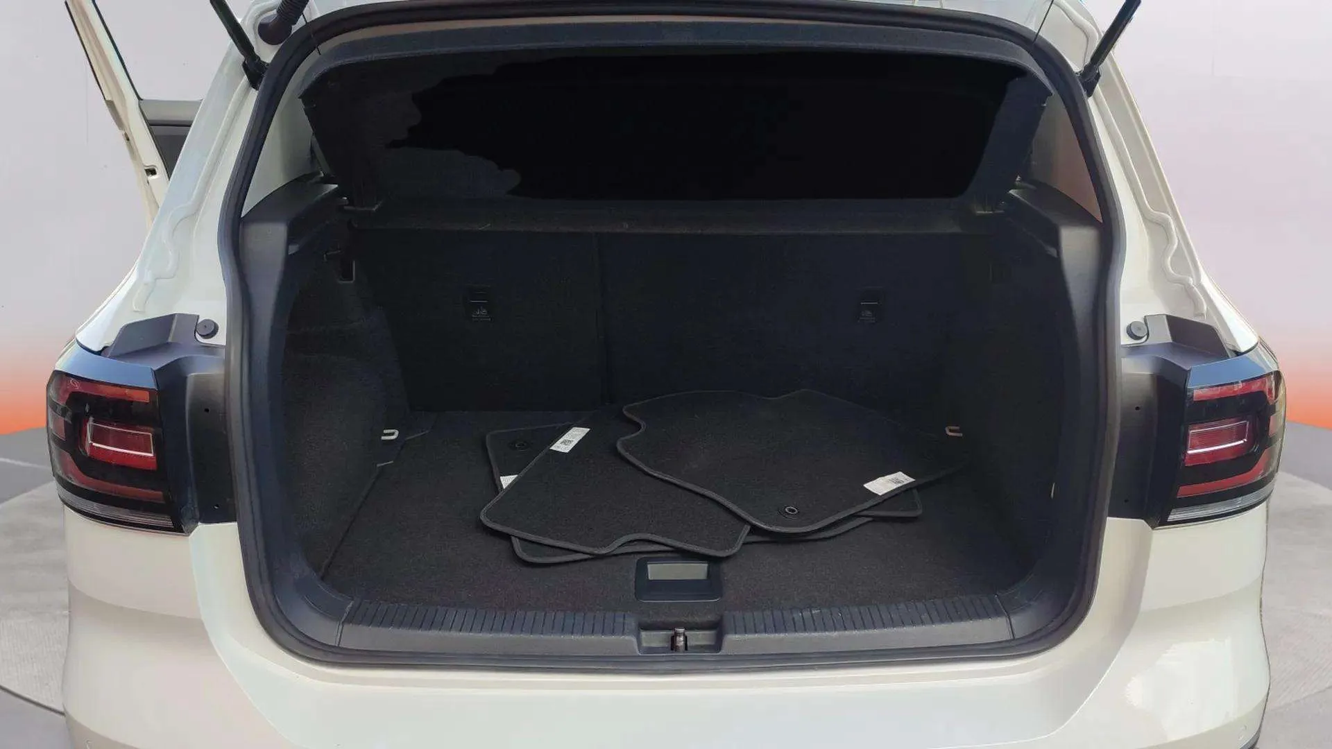 Volkswagen T-Cross Advance 1.0 TSI DSG - foto 9