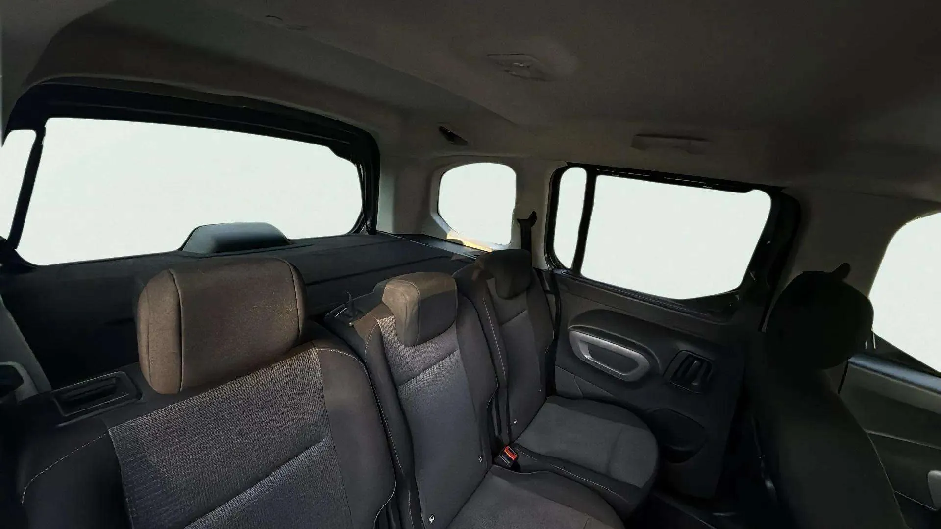 Toyota Proace City 1.2 Family Advance L1 - foto 16