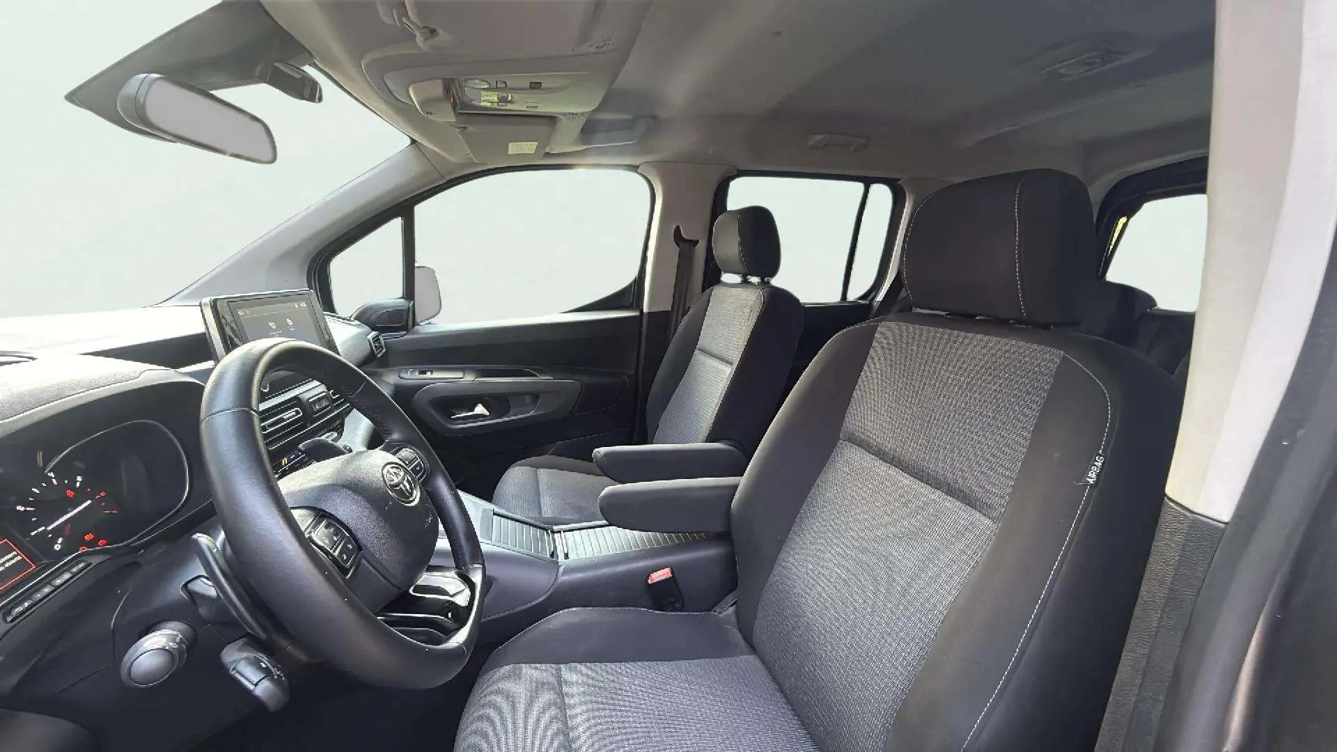 Toyota Proace City 1.2 Family Advance L1 - foto 9