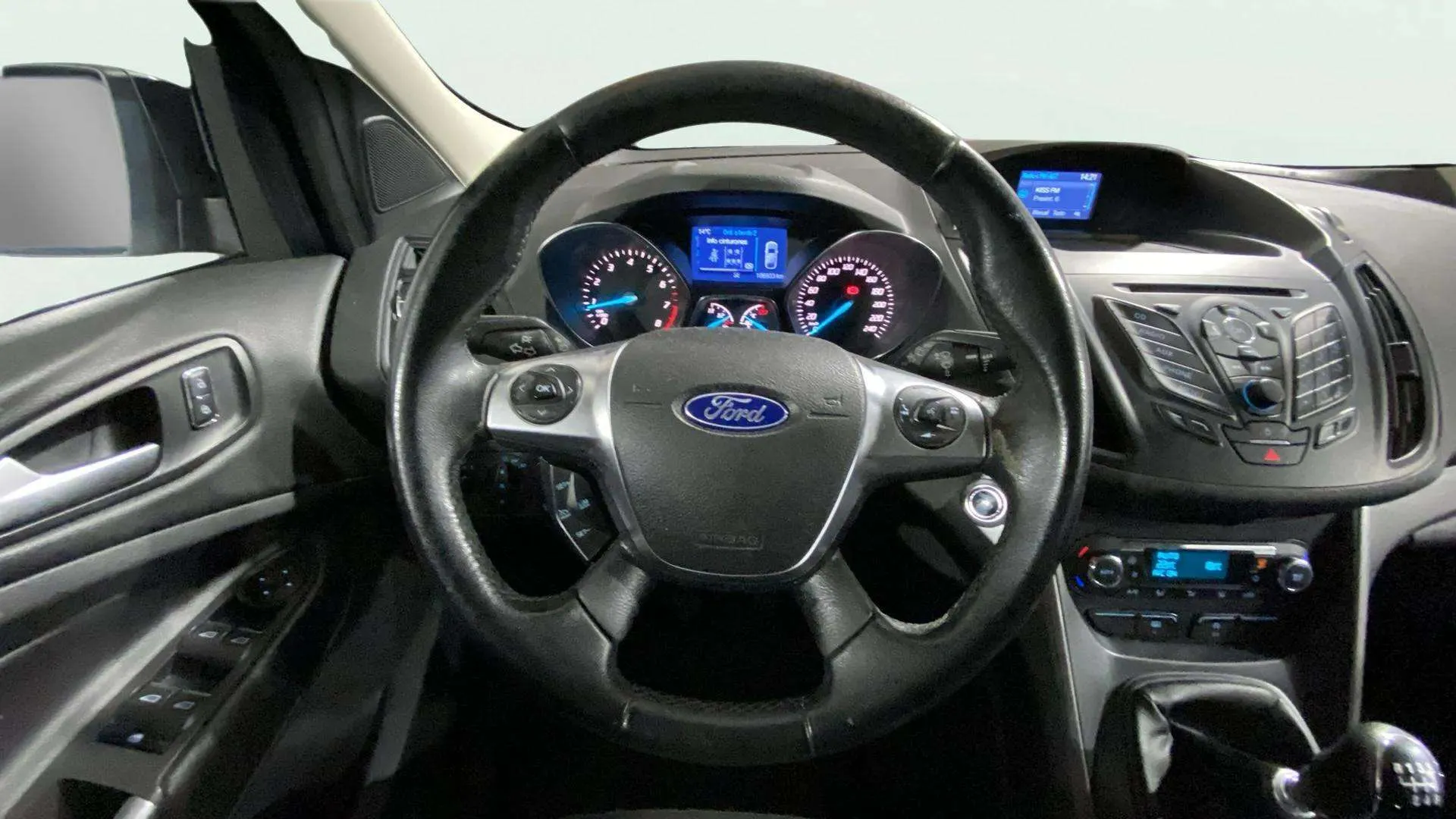 Ford Kuga 1.5 EcoBoost 150 A-S-S 4x2 Titanium - foto 9