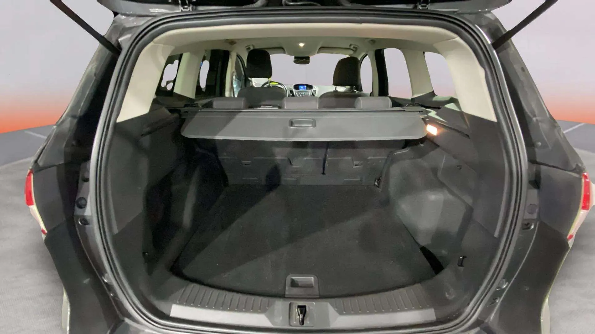 Ford Kuga 1.5 EcoBoost 150 A-S-S 4x2 Titanium - foto 21