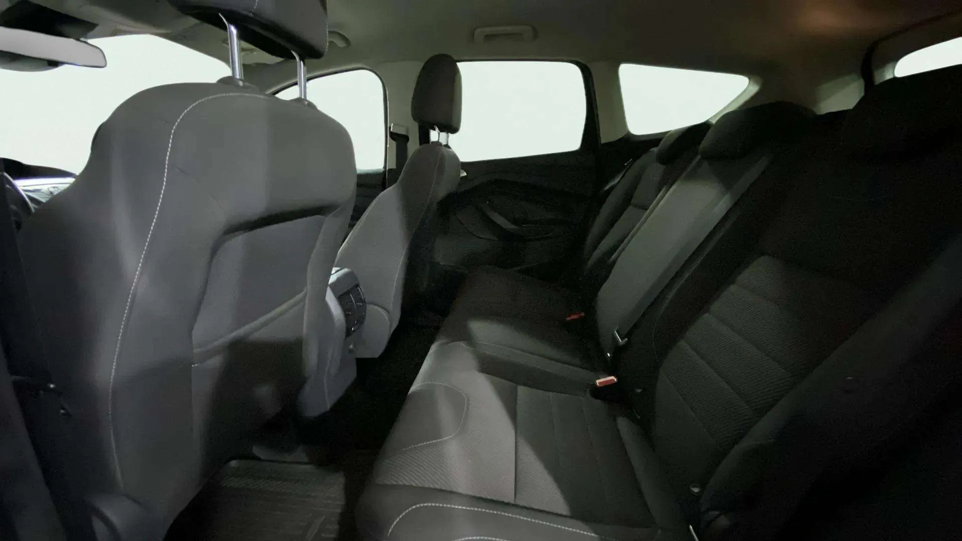 Ford Kuga 1.5 EcoBoost 150 A-S-S 4x2 Titanium - foto 16