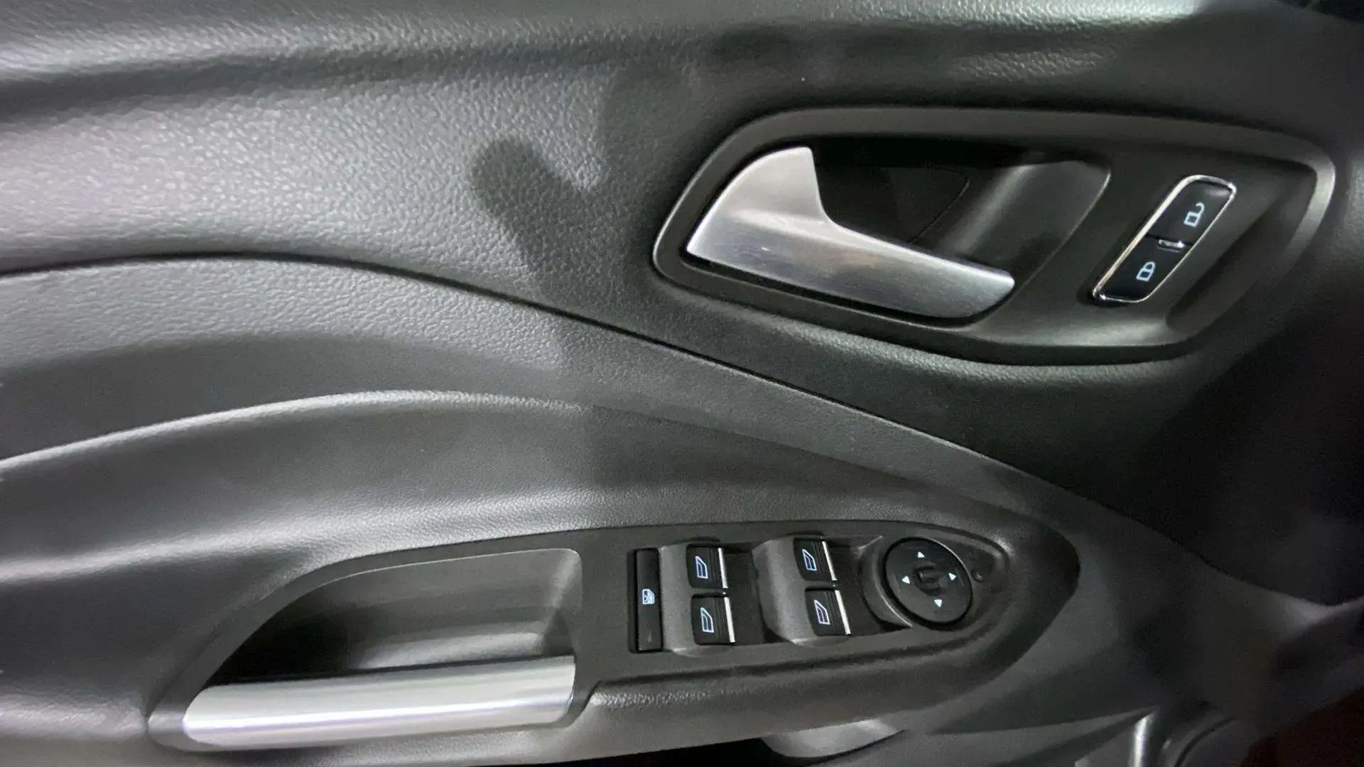 Ford Kuga 1.5 EcoBoost 150 A-S-S 4x2 Titanium - foto 20