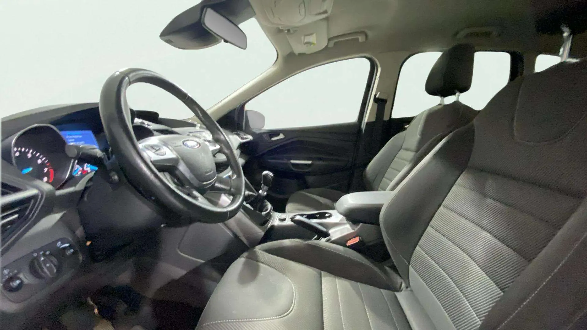 Ford Kuga 1.5 EcoBoost 150 A-S-S 4x2 Titanium - foto 13
