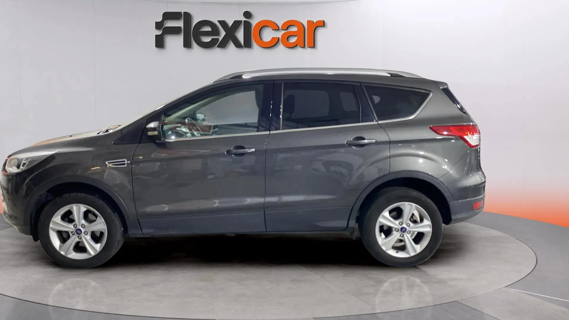 Ford Kuga 1.5 EcoBoost 150 A-S-S 4x2 Titanium - foto 3