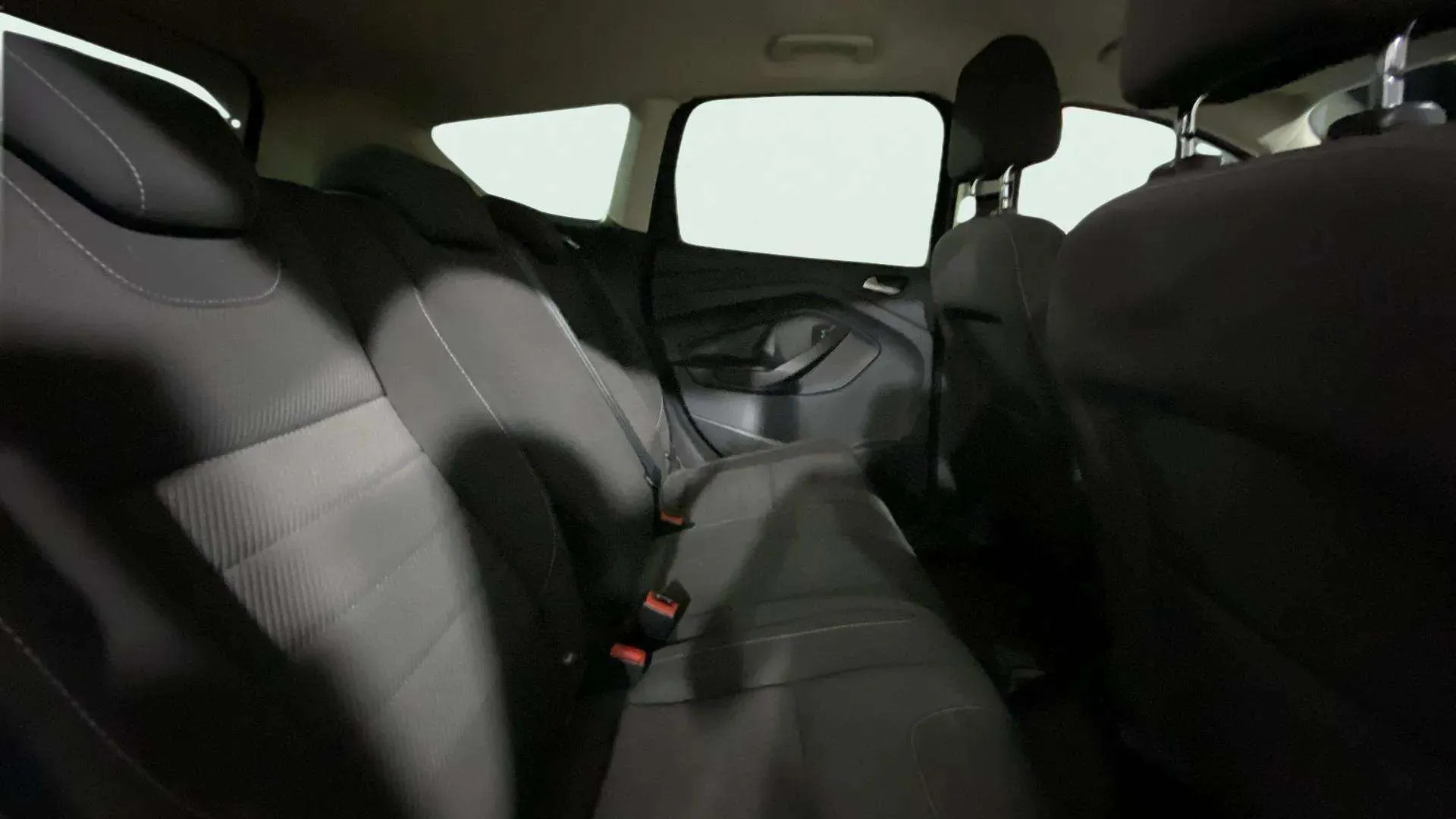 Ford Kuga 1.5 EcoBoost 150 A-S-S 4x2 Titanium - foto 17