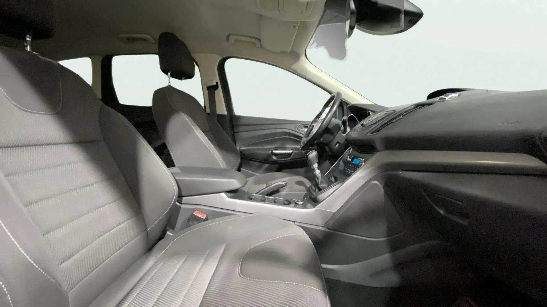 Ford Kuga 1.5 EcoBoost 150 A-S-S 4x2 Titanium - foto 14