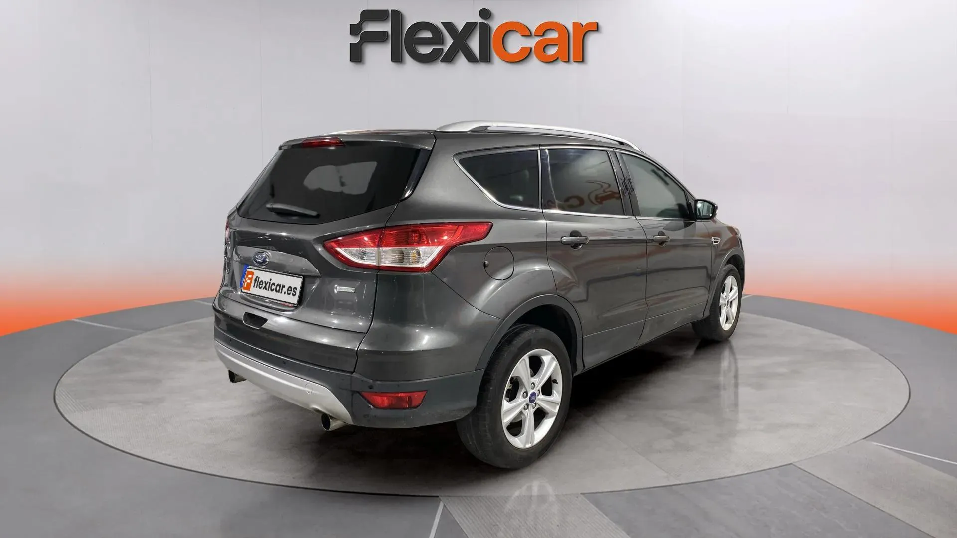 Ford Kuga 1.5 EcoBoost 150 A-S-S 4x2 Titanium - foto 8