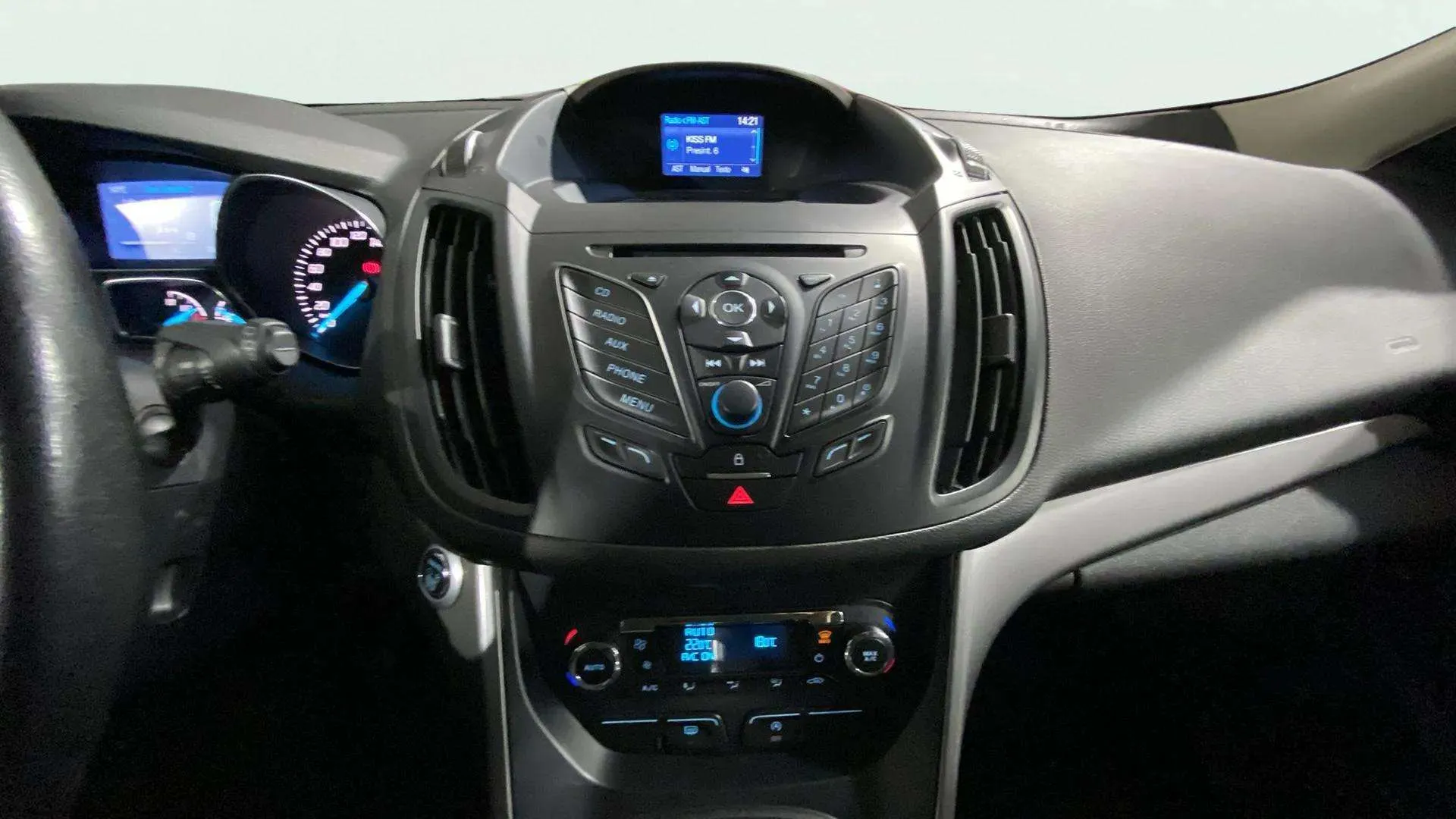 Ford Kuga 1.5 EcoBoost 150 A-S-S 4x2 Titanium - foto 11