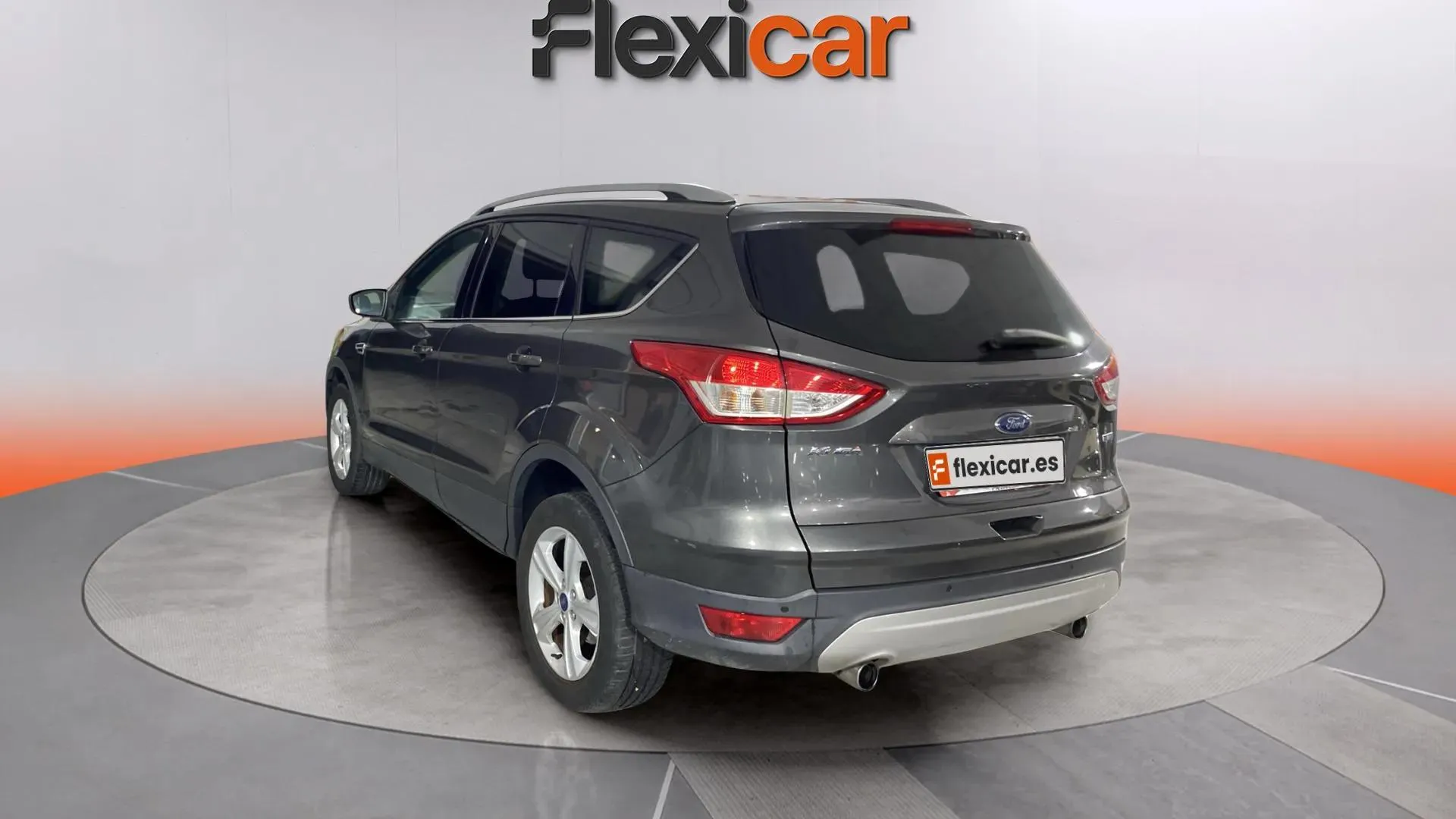 Ford Kuga 1.5 EcoBoost 150 A-S-S 4x2 Titanium - foto 4
