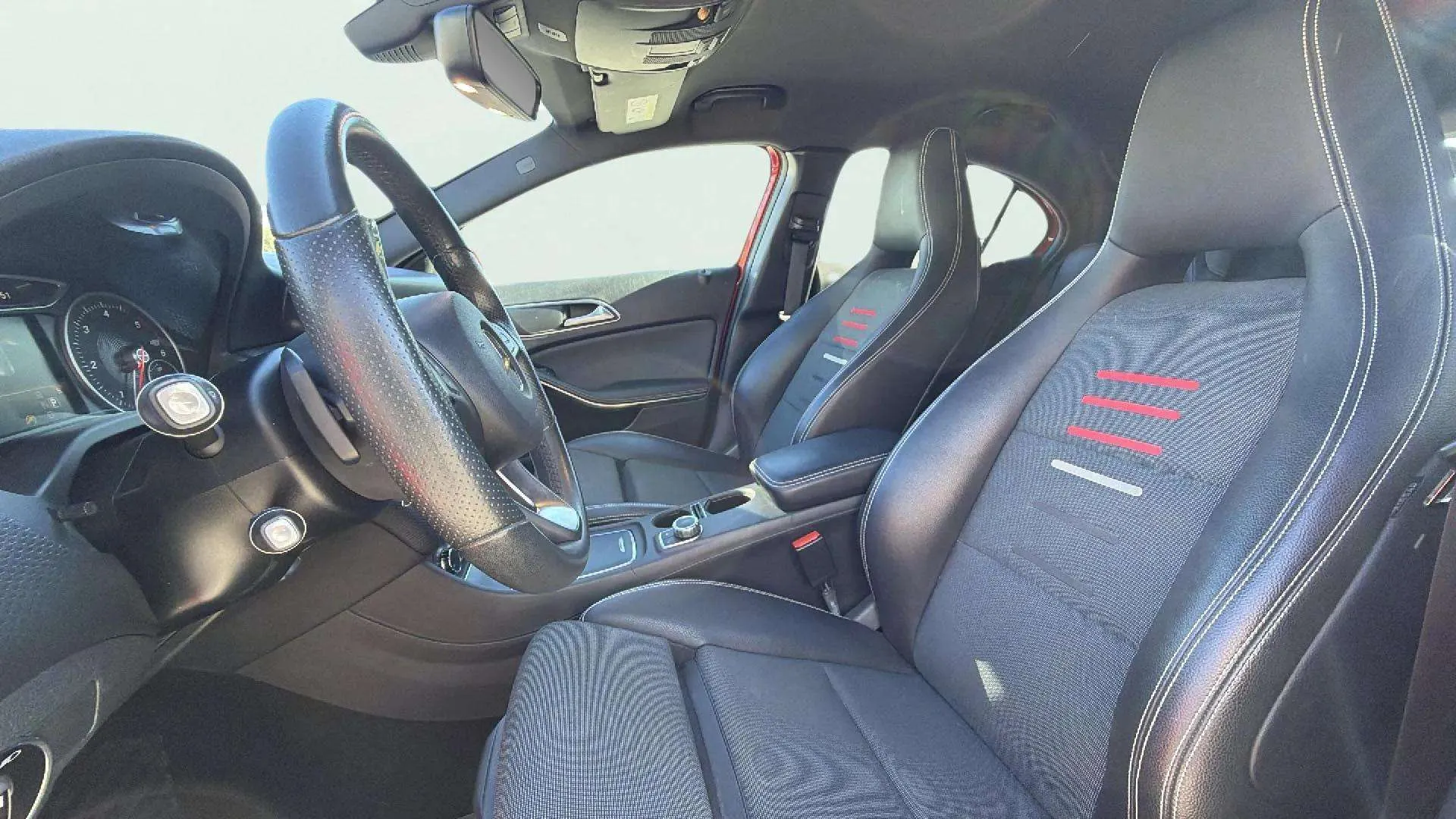 Mercedes-Benz Clase A A 200 d AMG Line - foto 12