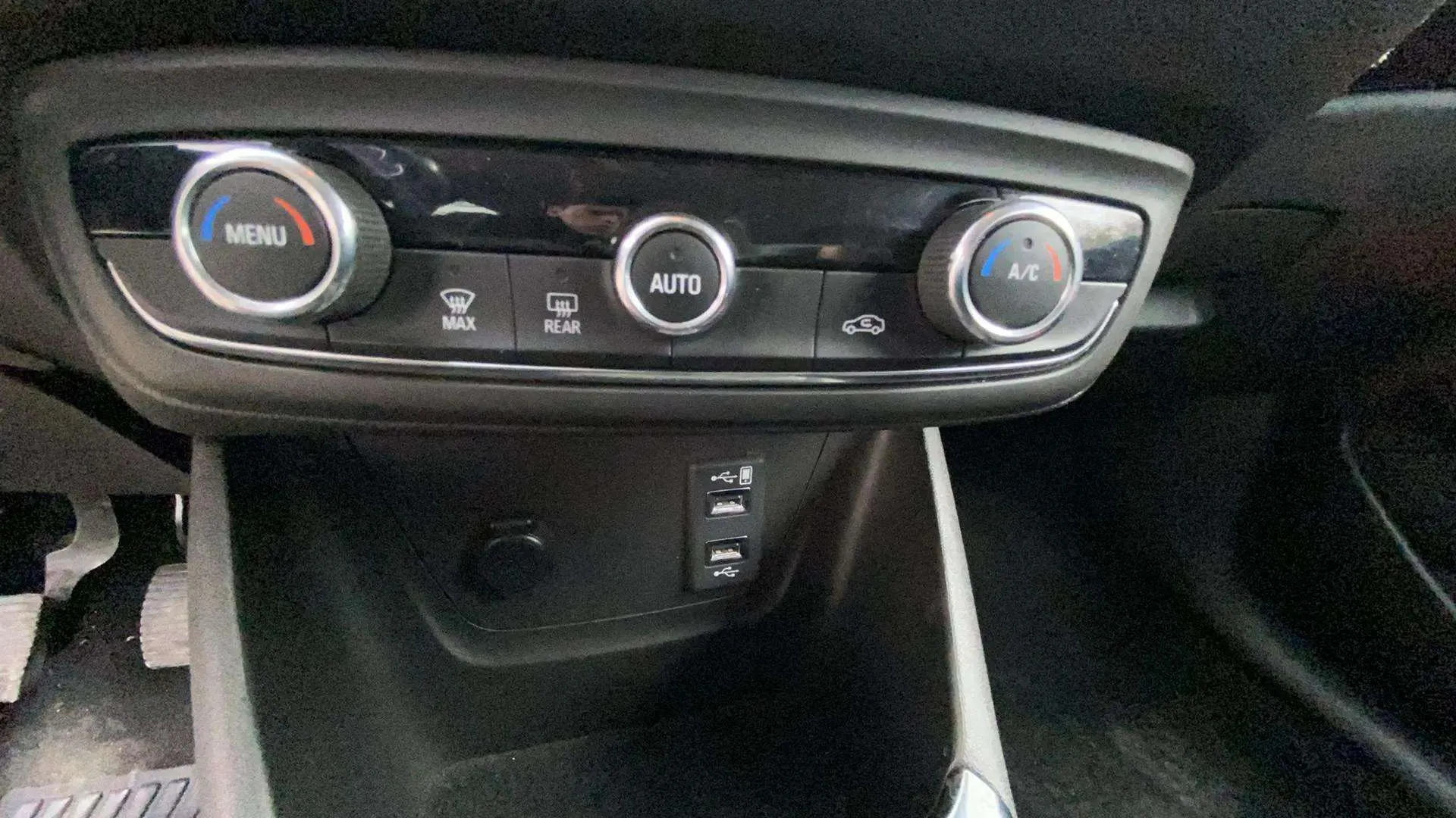 Opel Crossland 1.2 GS Line - foto 18