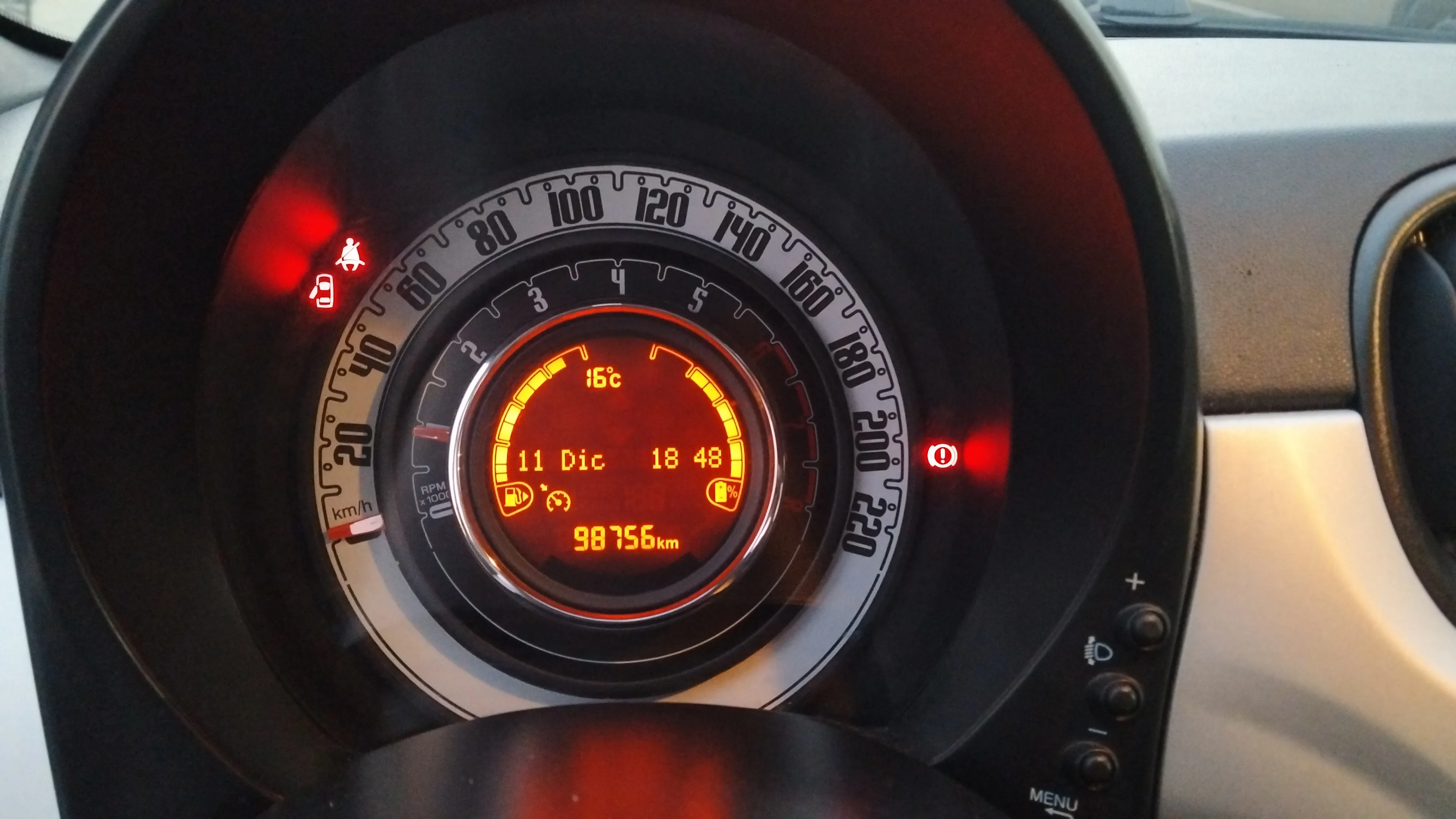 Fiat 500 Club 1.0 Hybrid - foto 10
