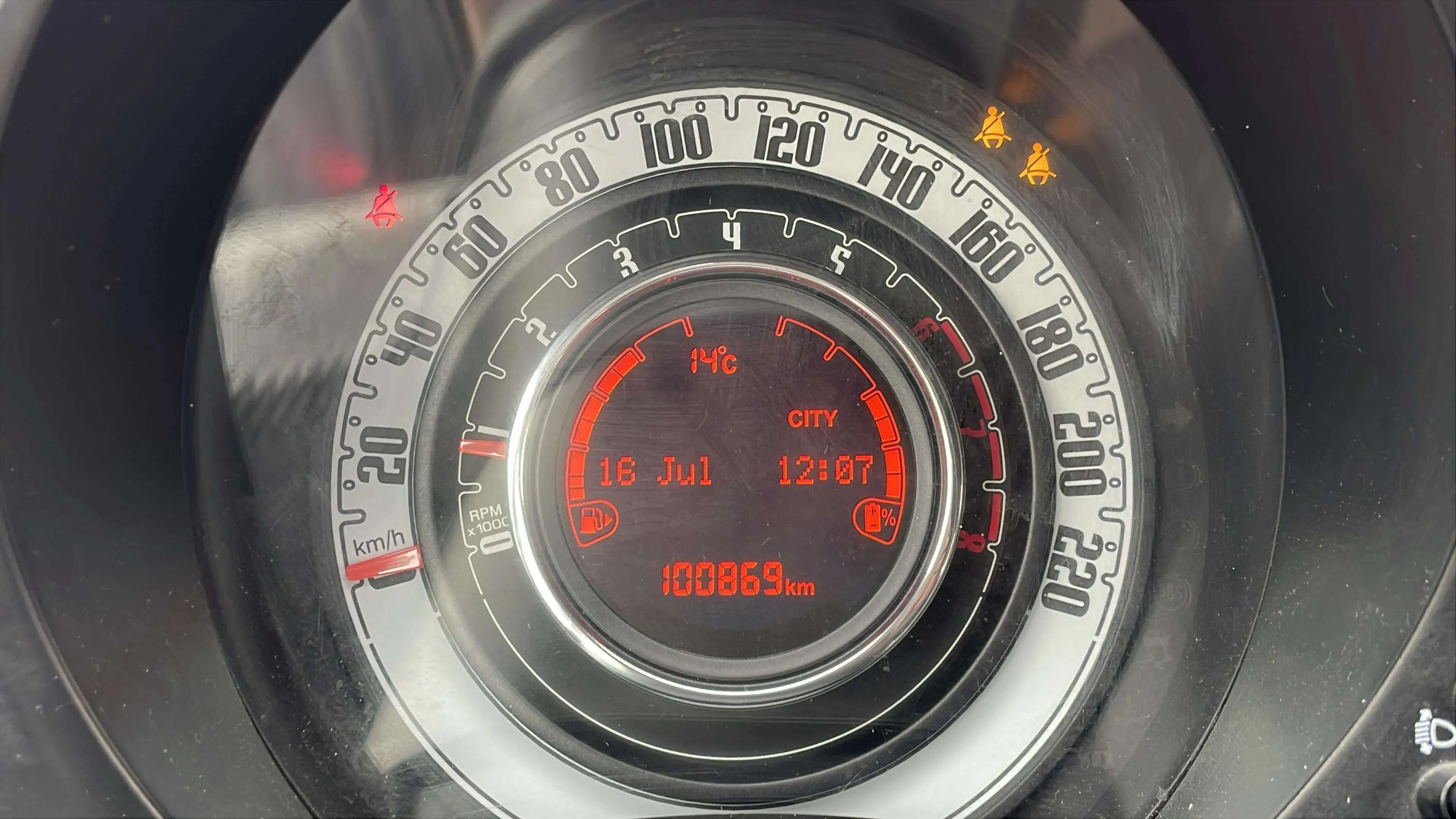 Fiat 500 Club 1.0 Hybrid - foto 13