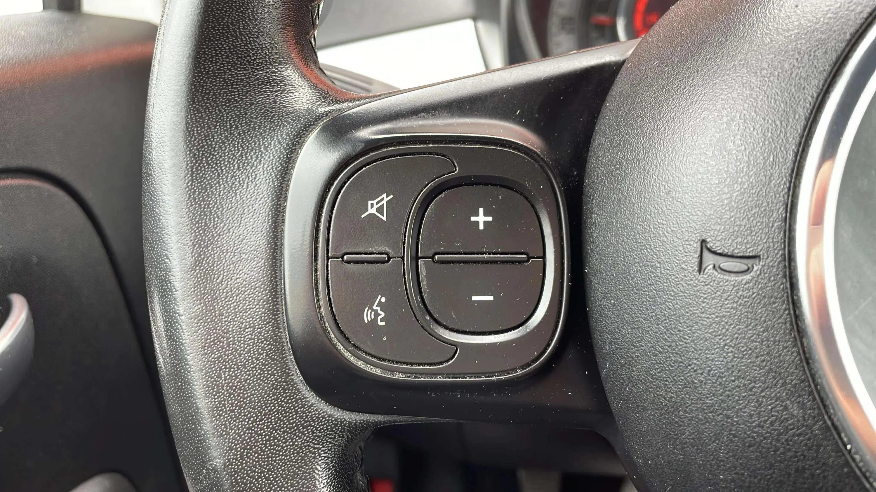 Fiat 500 Club 1.0 Hybrid - foto 11