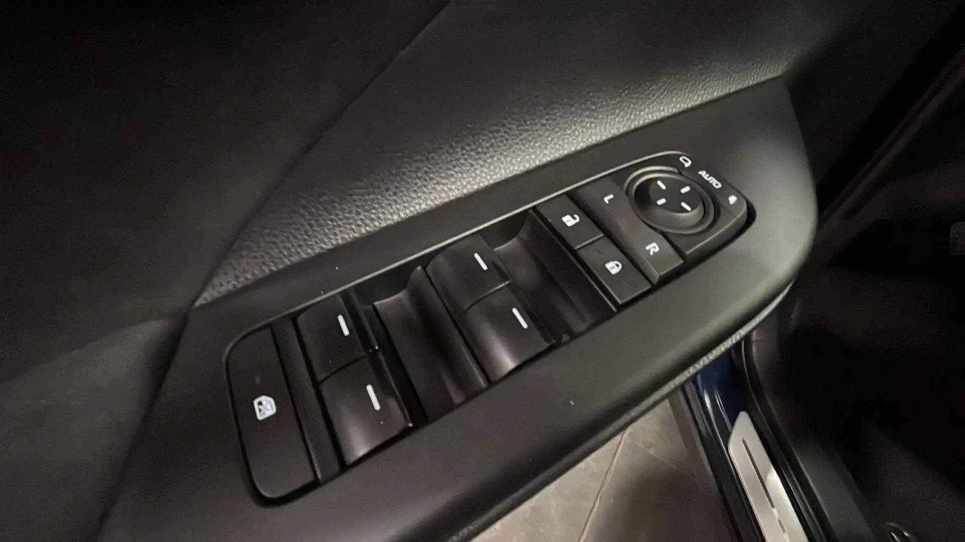 Toyota C-HR 2.0 220PH Premiere Edition GR Sport - foto 25