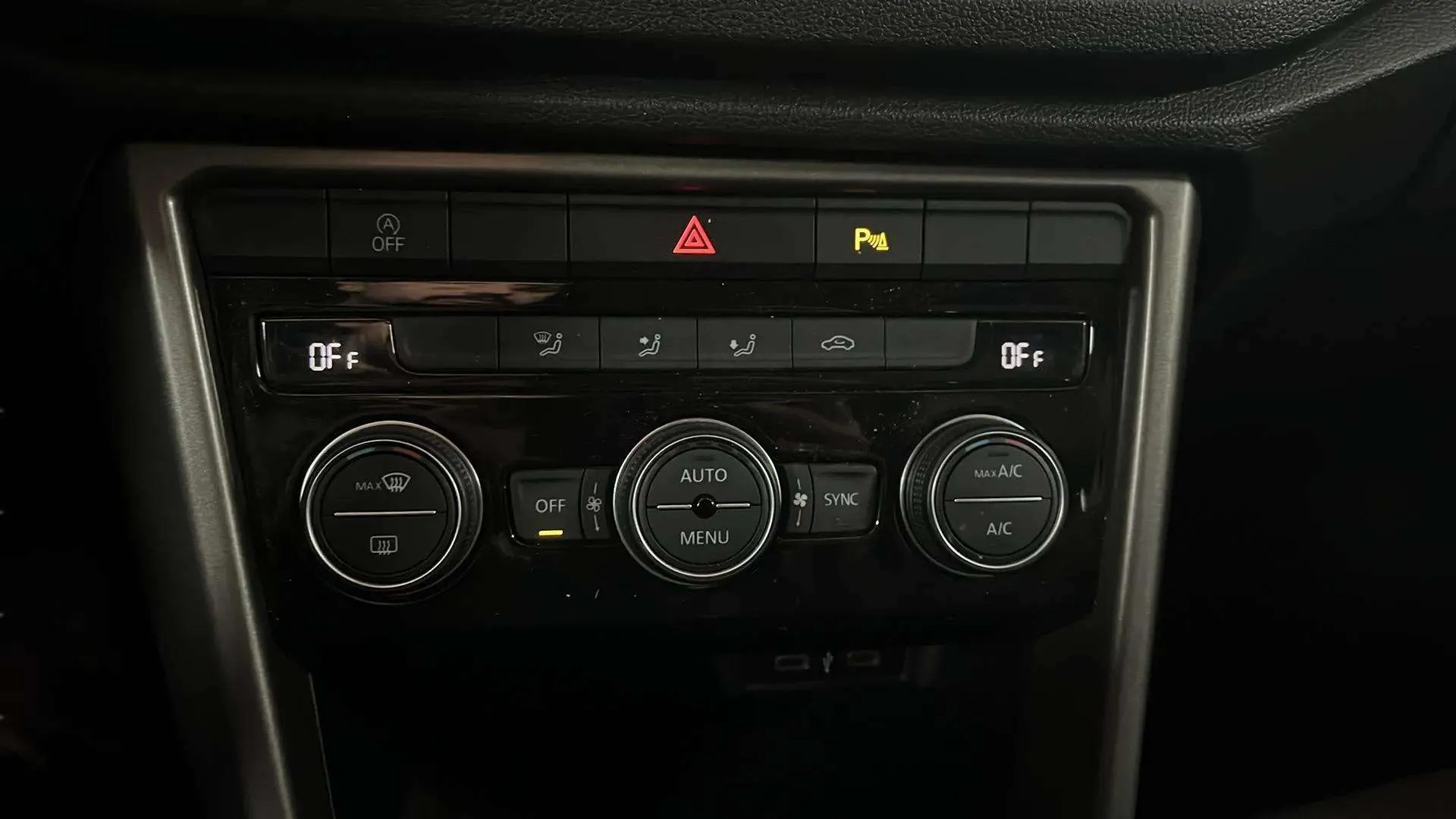 Volkswagen T-Roc Advance 1.5 TSI DSG - foto 16