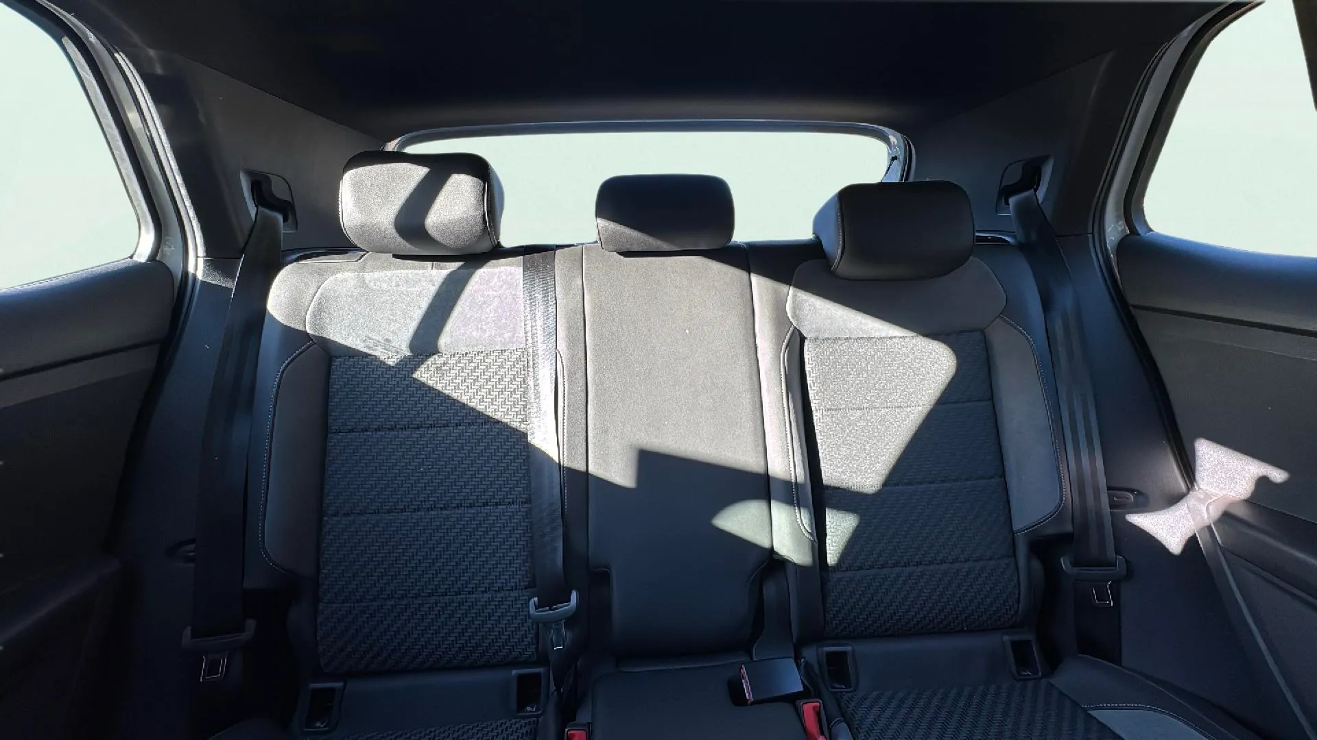 Volkswagen T-Cross R-Line 1.5 TSI DSG - foto 11