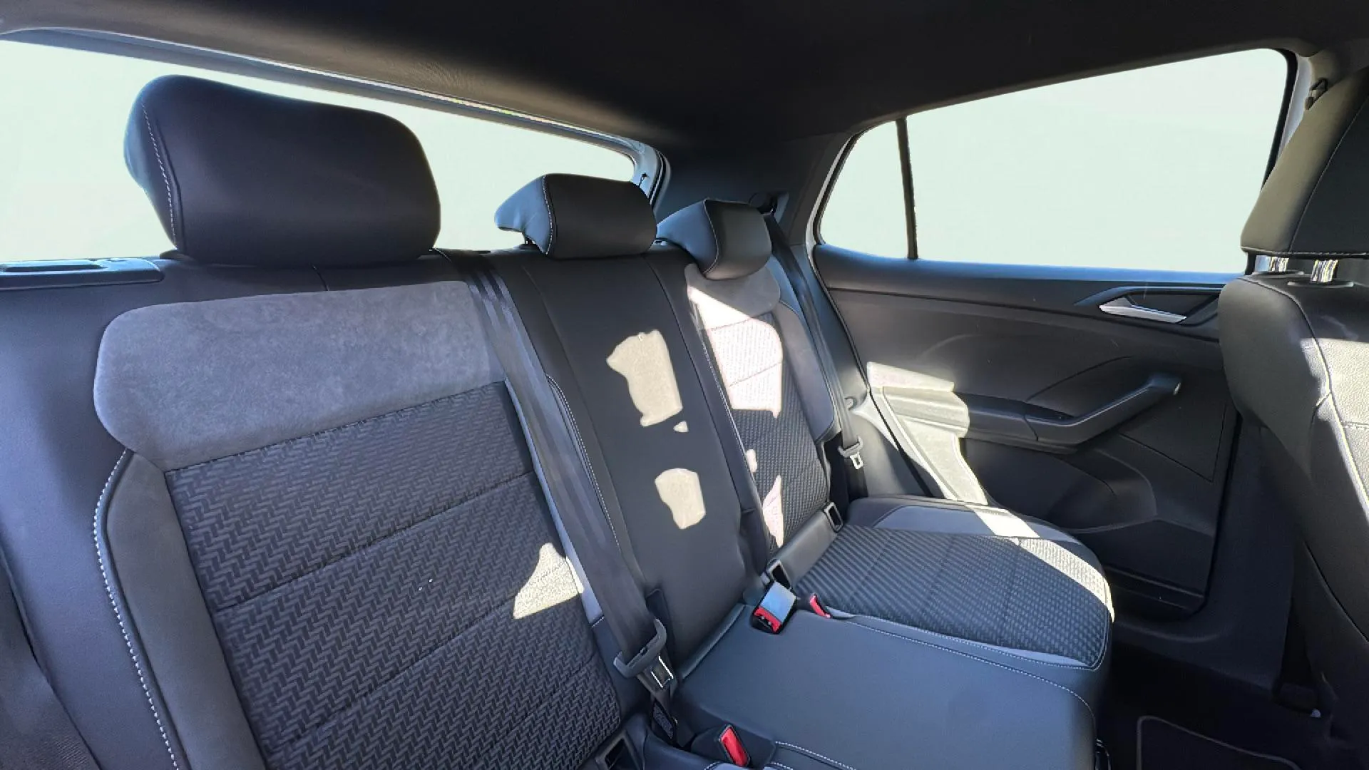 Volkswagen T-Cross R-Line 1.5 TSI DSG - foto 10