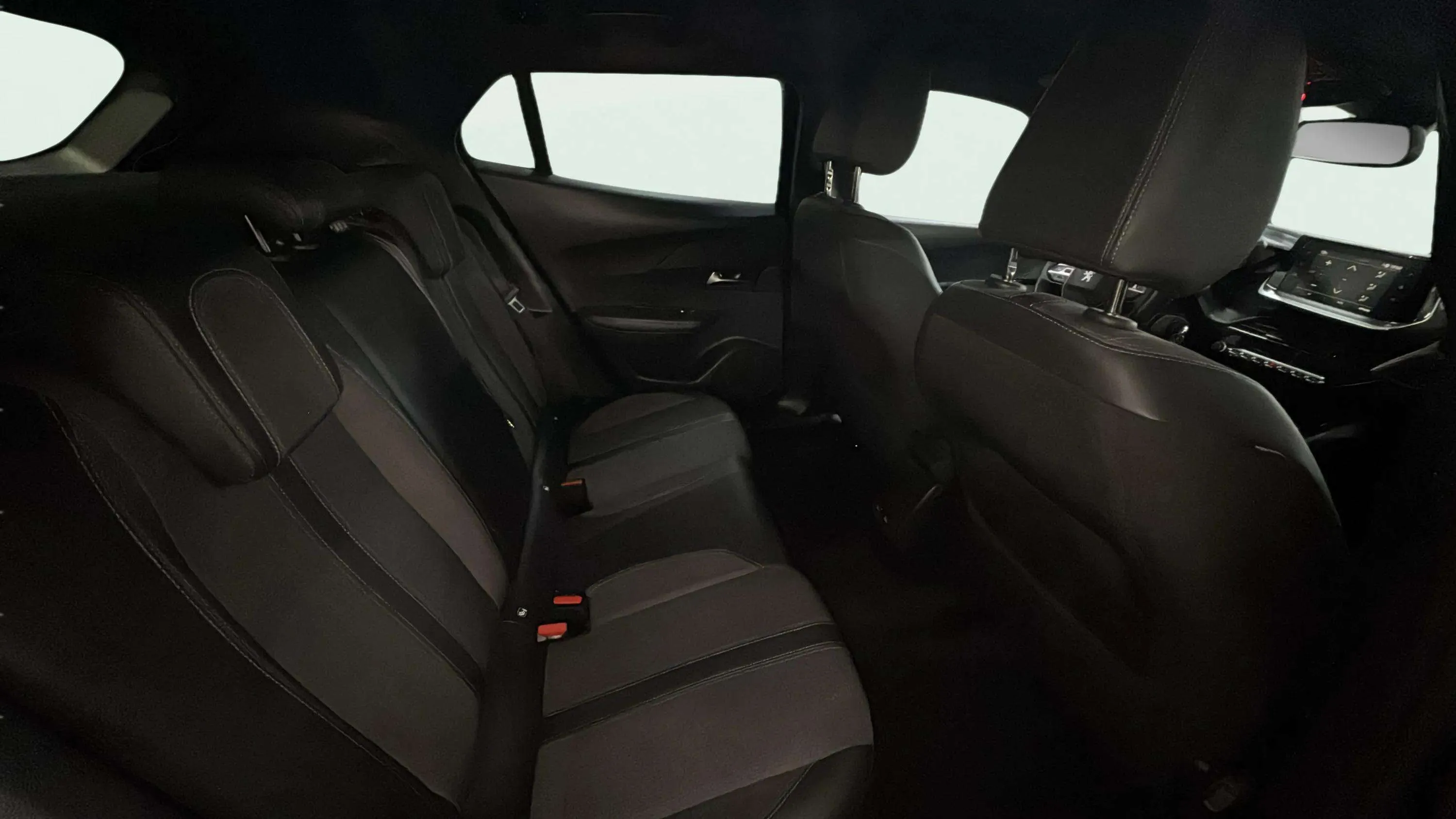 Peugeot 2008 Allure Pack PureTech 100 - foto 14