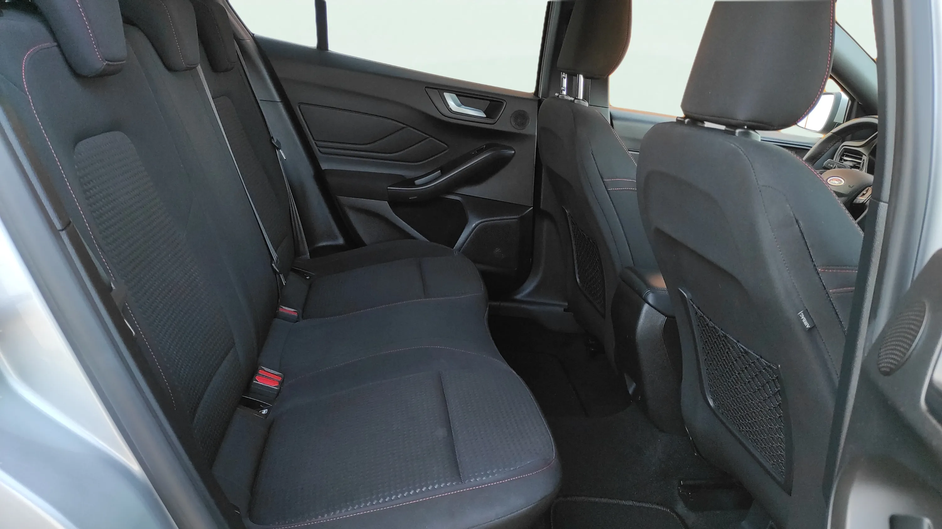 Ford Focus 1.0 EcoBoost MHEV ST-Line X - foto 30