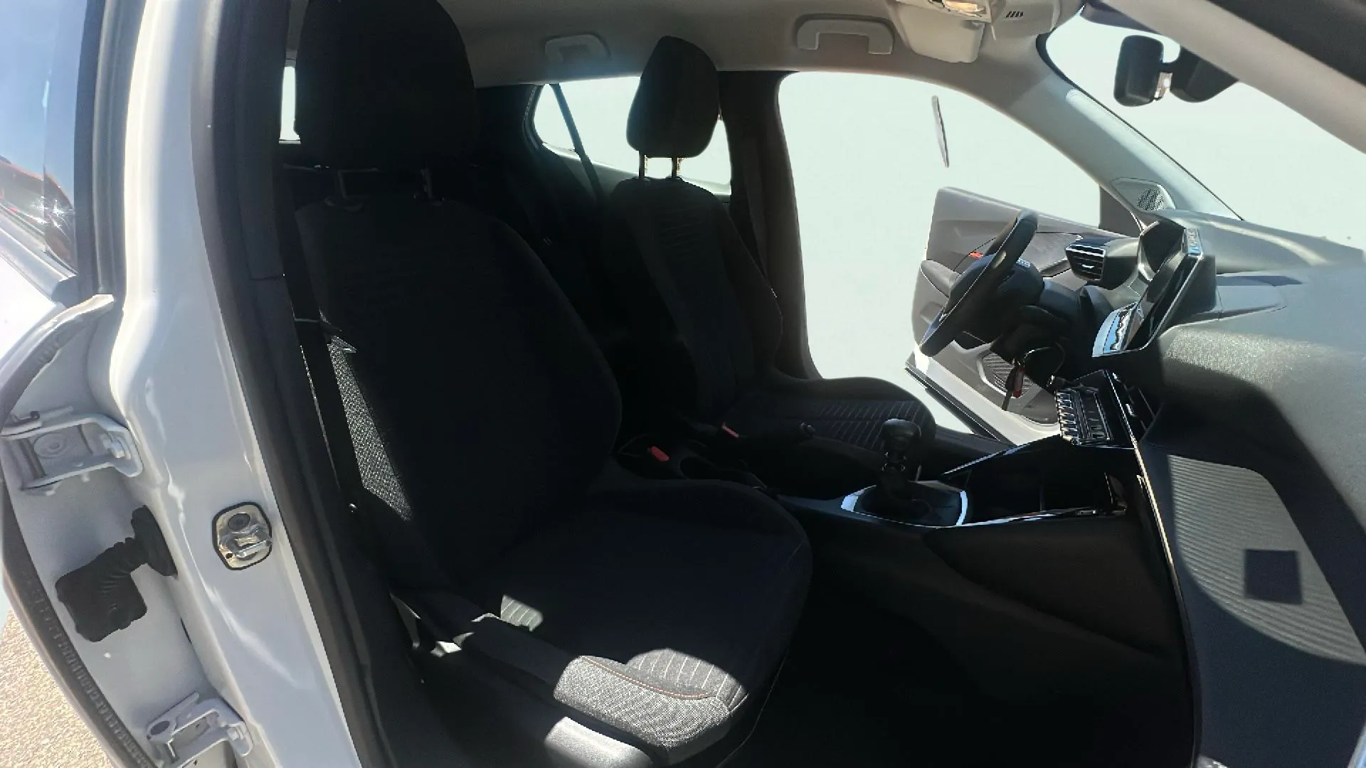 Peugeot 2008 Active BlueHDi - foto 10