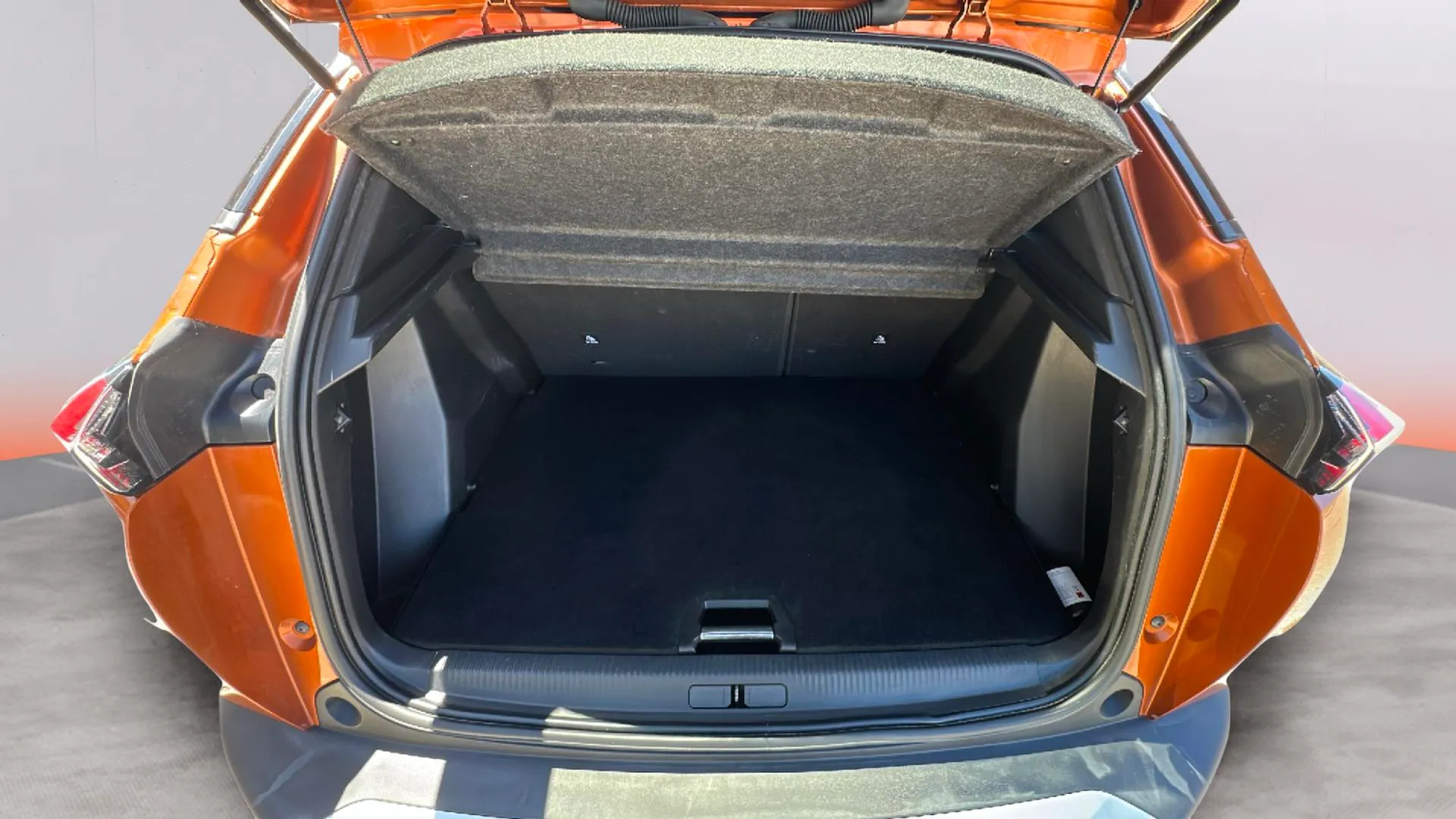 Peugeot 2008 Allure Pack PureTech 100 - foto 12