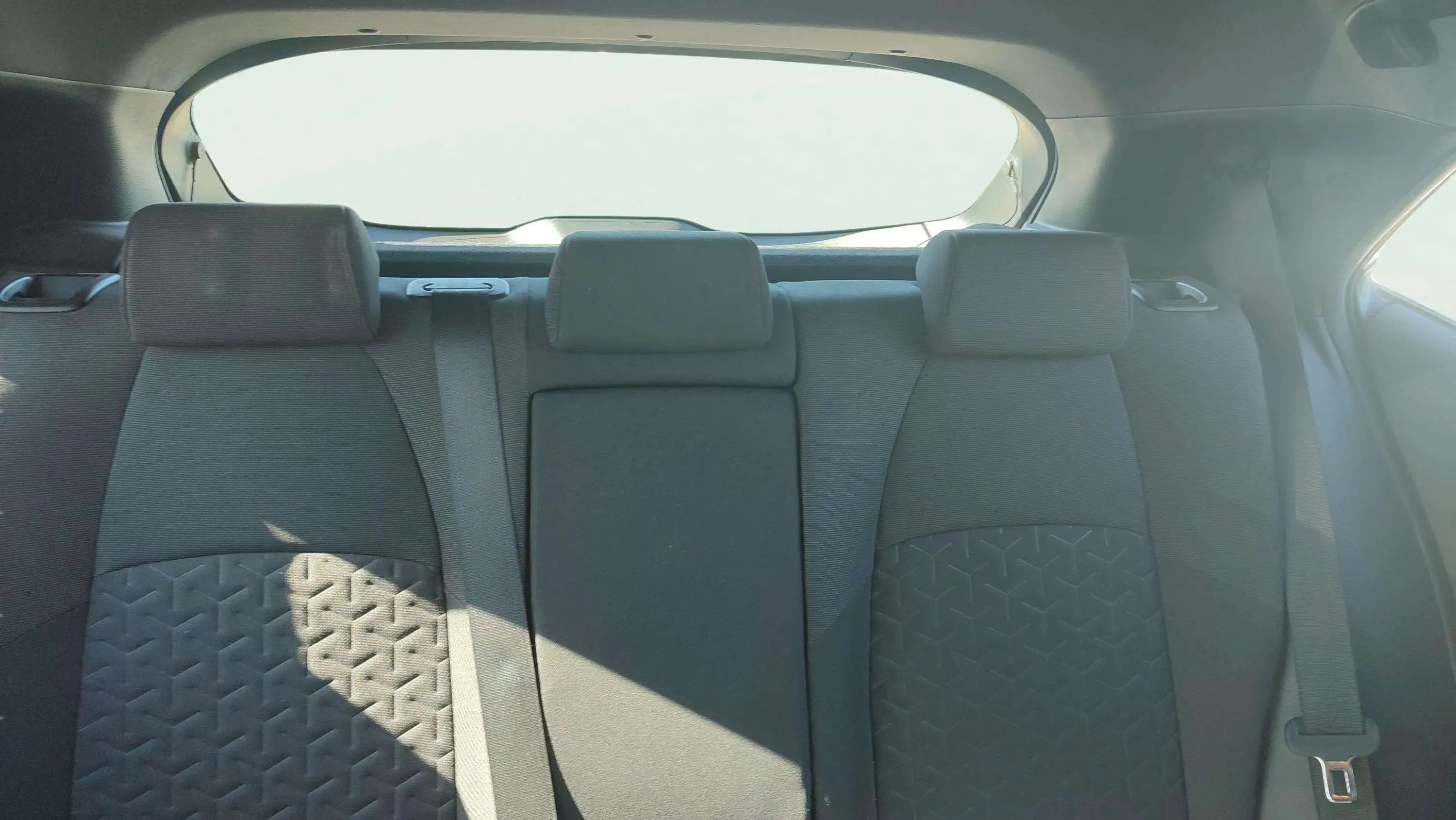 Toyota Corolla 1.8 125H Style E-CVT - foto 10