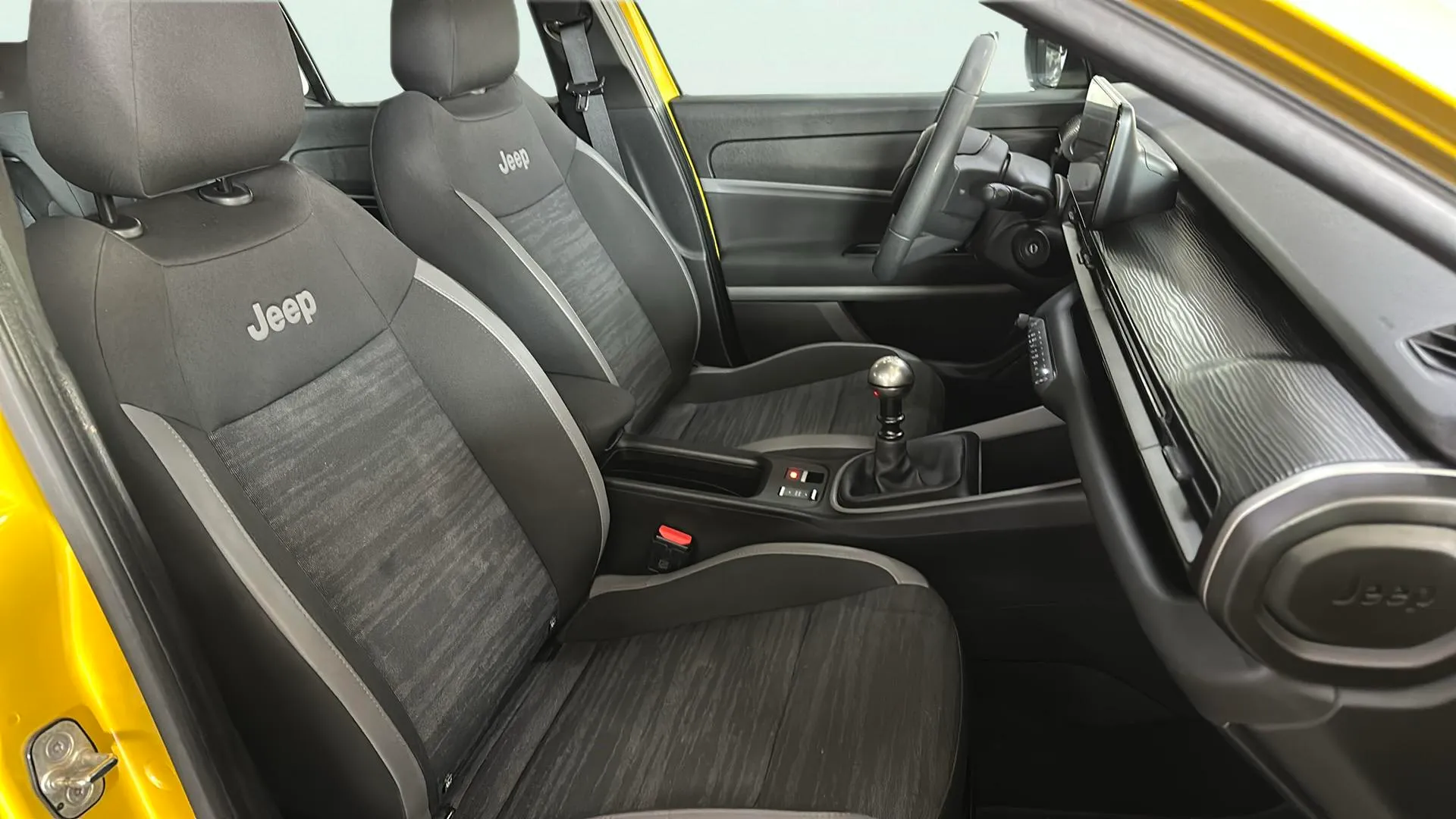 Jeep Avenger 1.2 G Longitude - foto 13