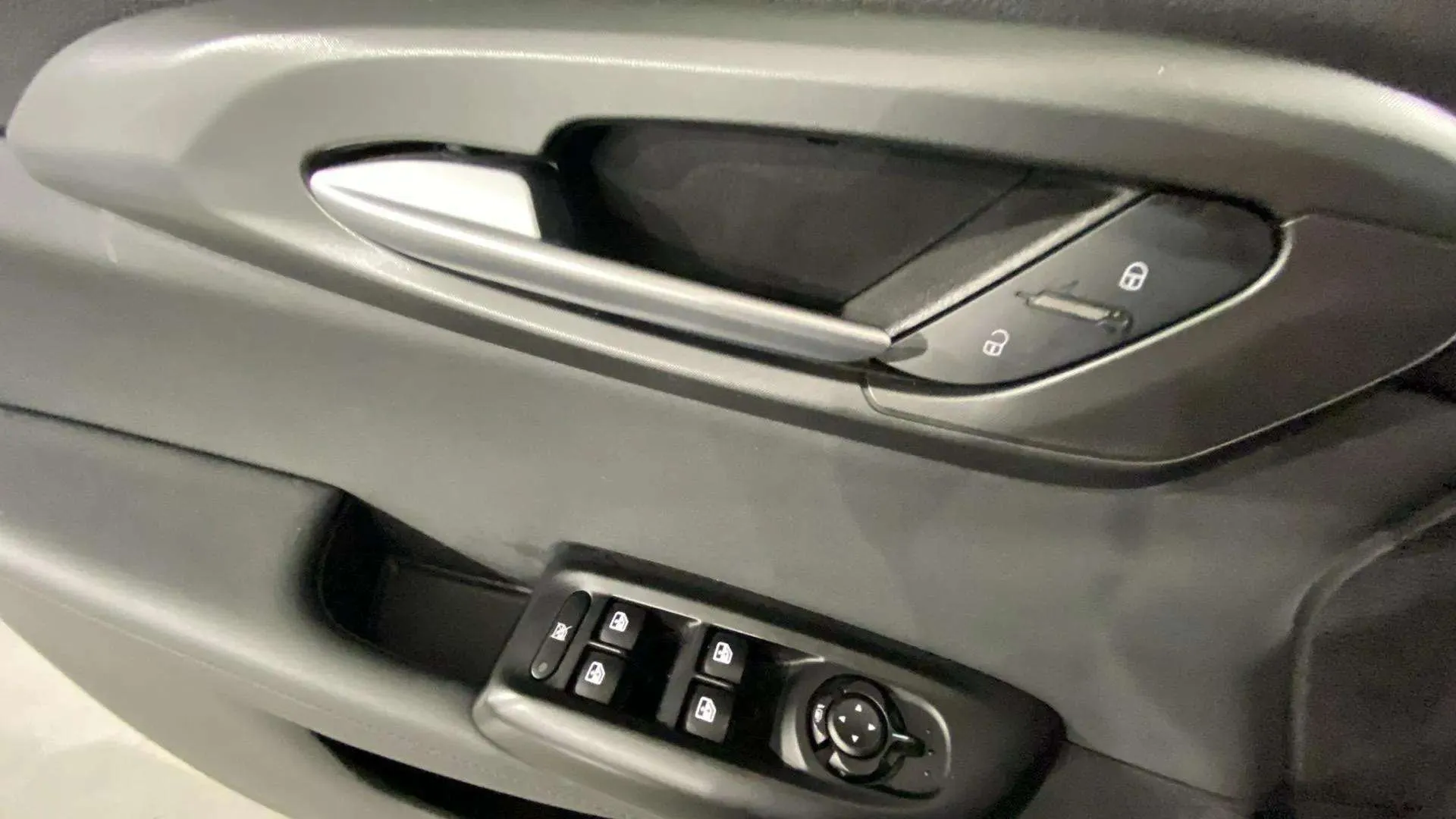 Alfa Romeo Tonale 1.5 MHEV Gasolina Sprint FWD - foto 20
