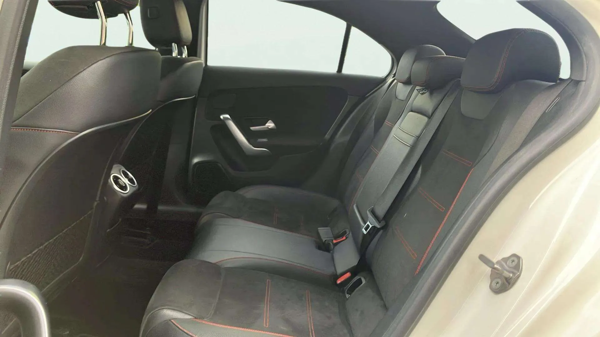 Mercedes-Benz Clase A Sedán A 200 - foto 17