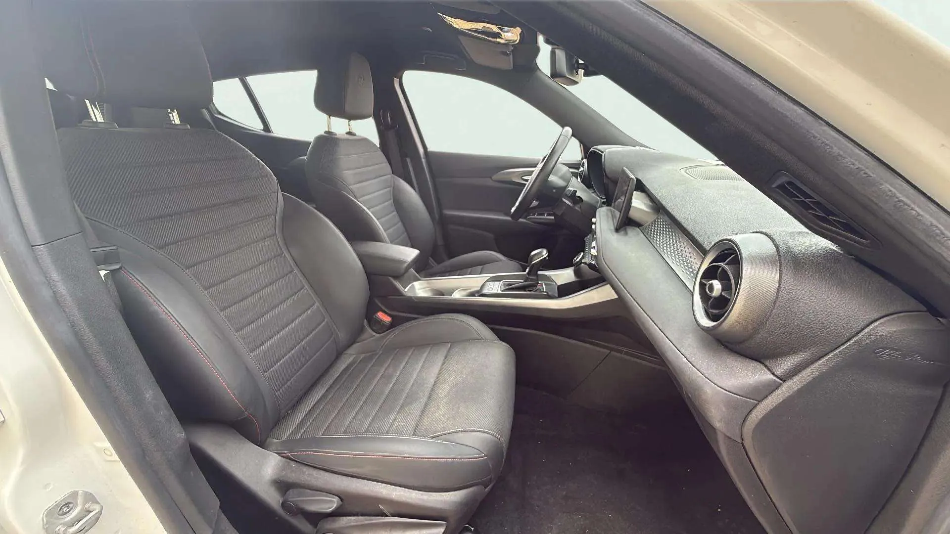 Alfa Romeo Tonale 1.5 MHEV Gasolina Sprint FWD - foto 17