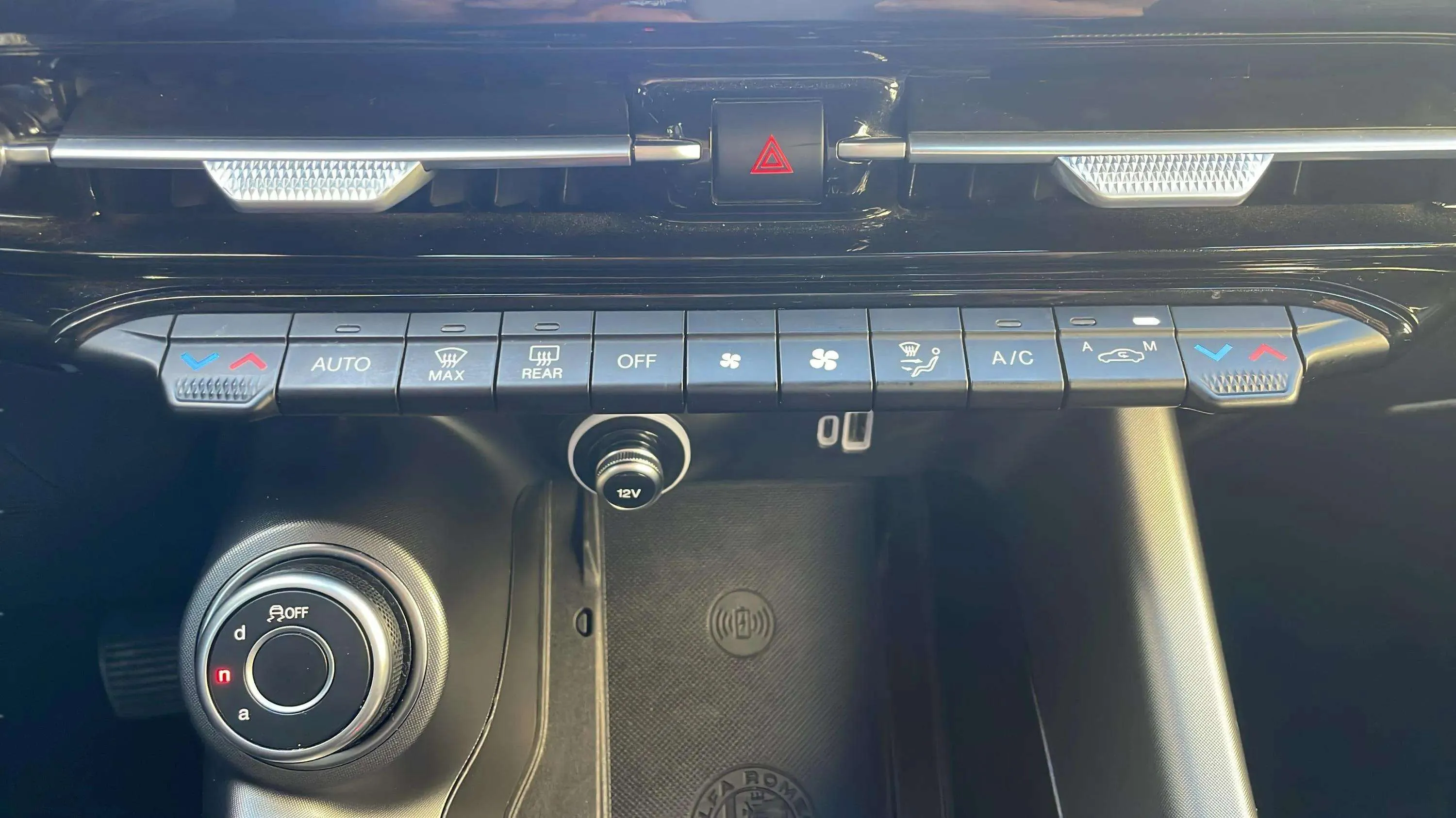 Alfa Romeo Tonale 1.5 MHEV Gasolina Sprint FWD - foto 17