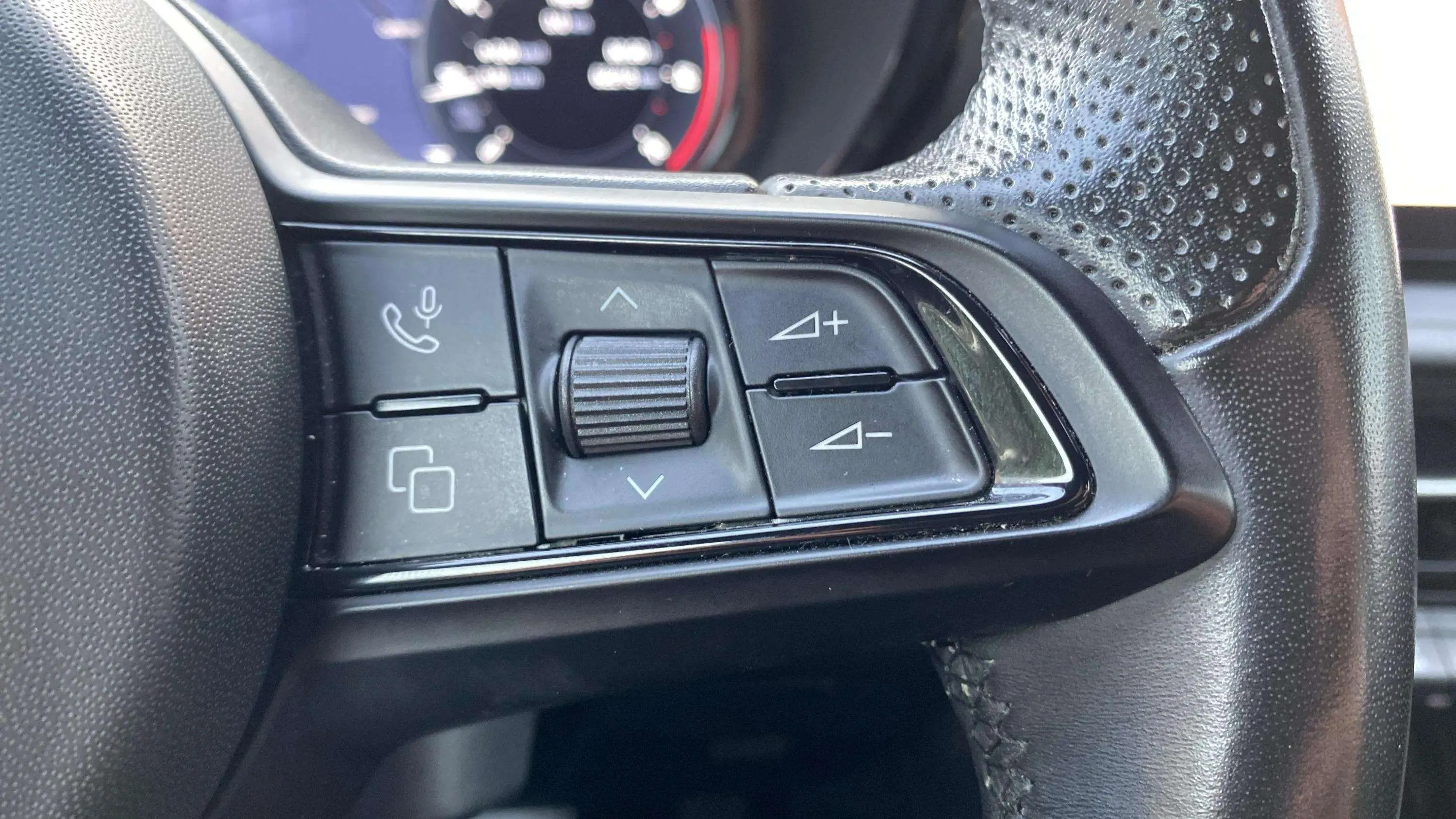 Alfa Romeo Tonale 1.5 MHEV Gasolina Sprint FWD - foto 12