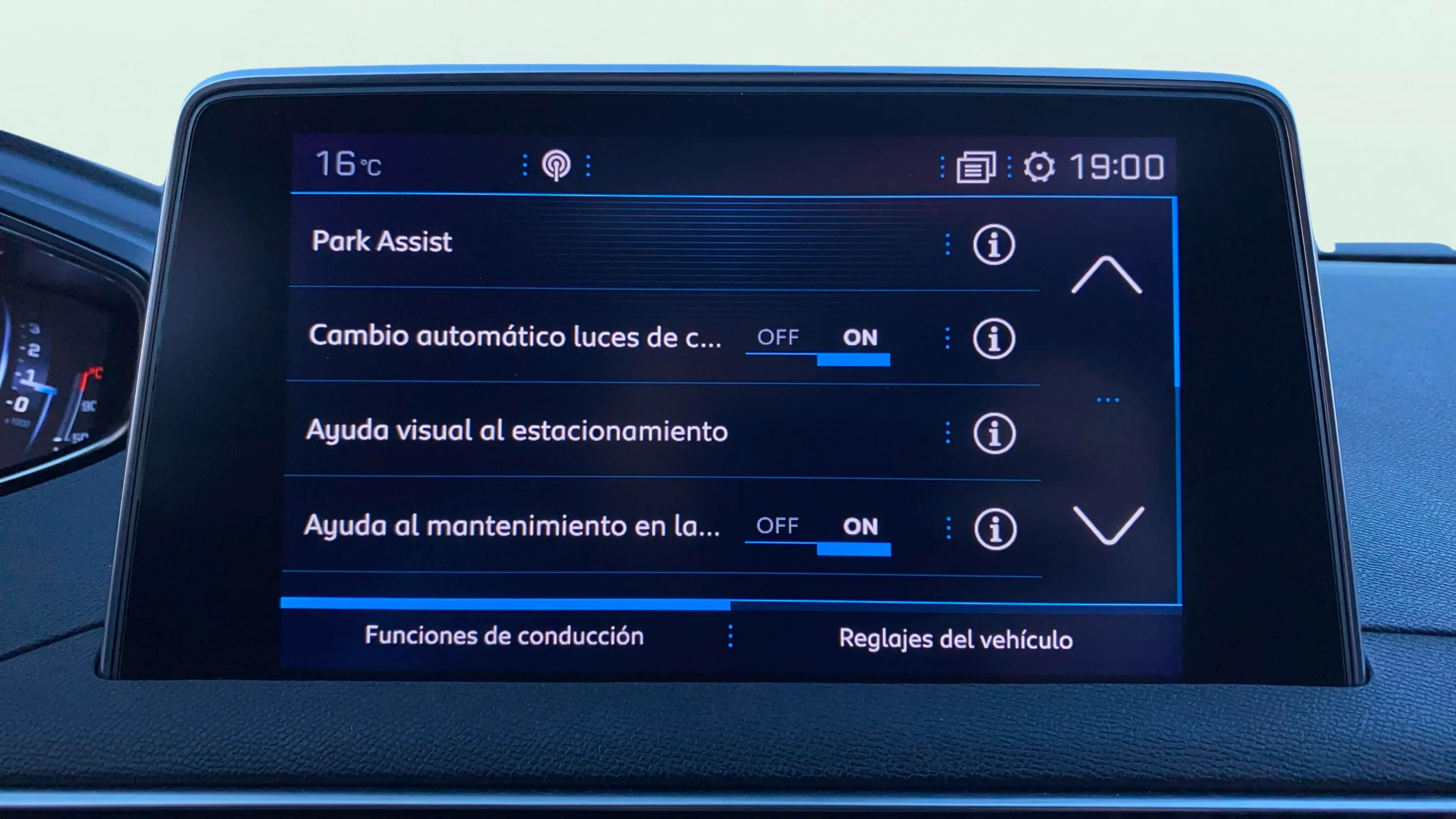 Peugeot 3008 2.0 BlueHDi GT EAT8 - foto 27