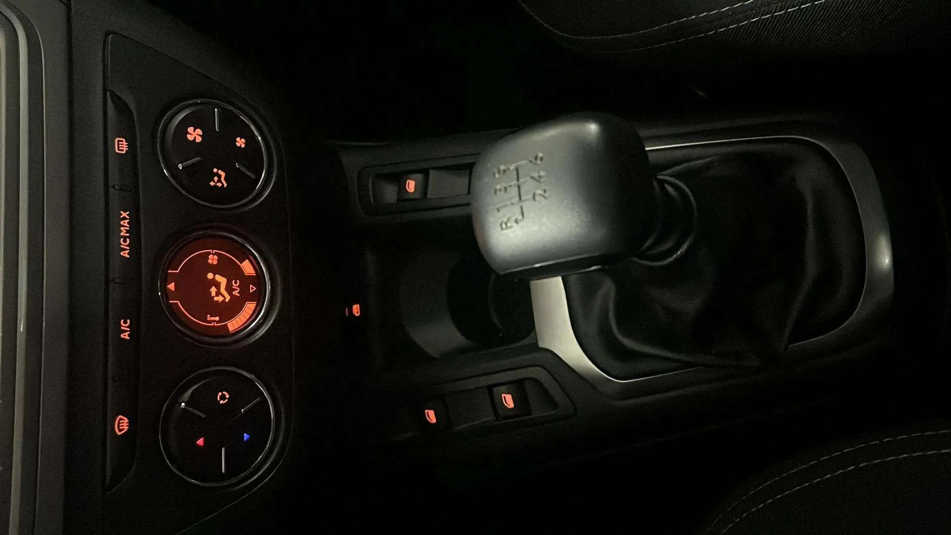 Citroën C-Elysée BlueHDi Shine - foto 17