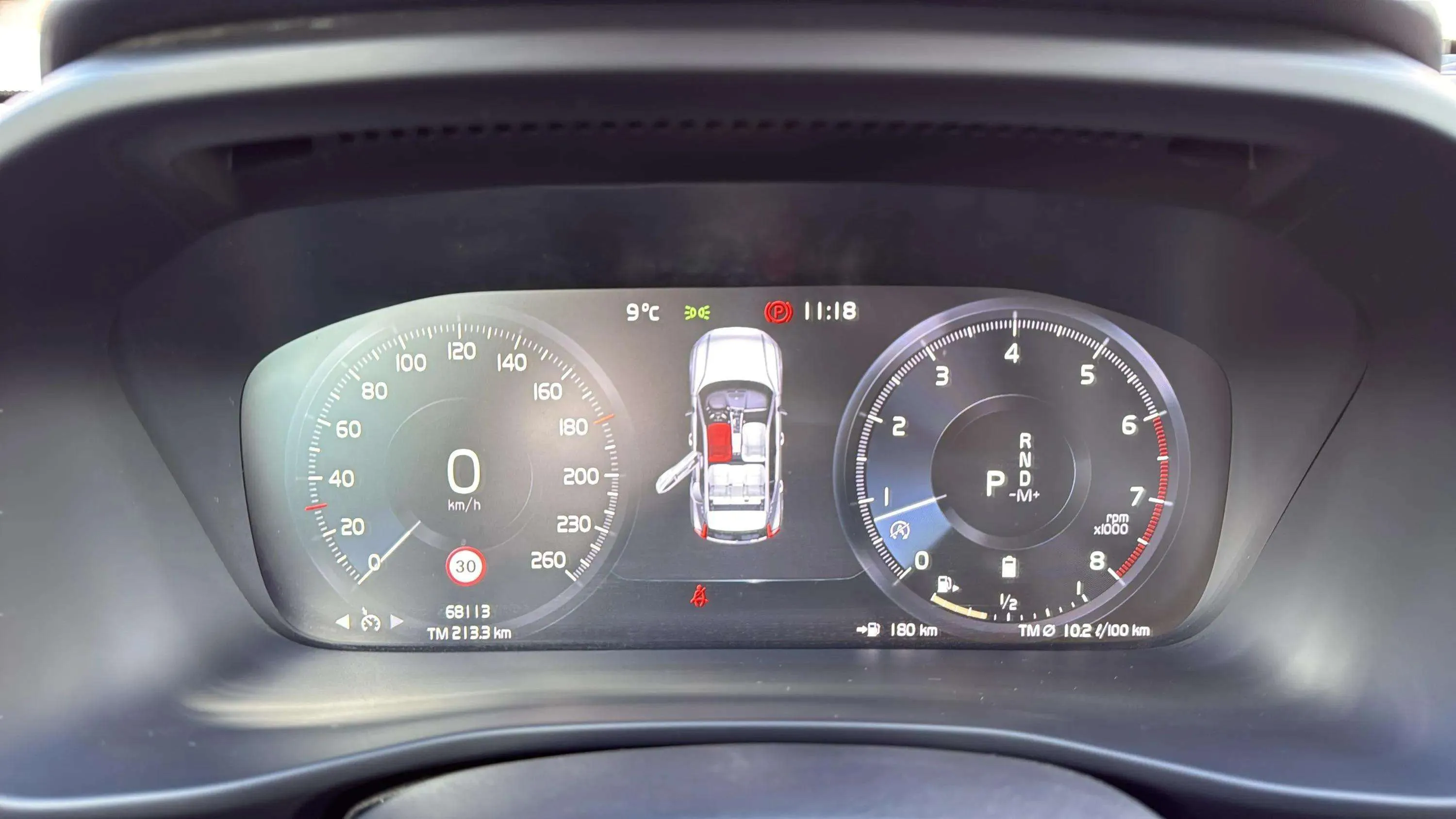 Volvo XC40 2.0 B4 G Momentum Pro - foto 13